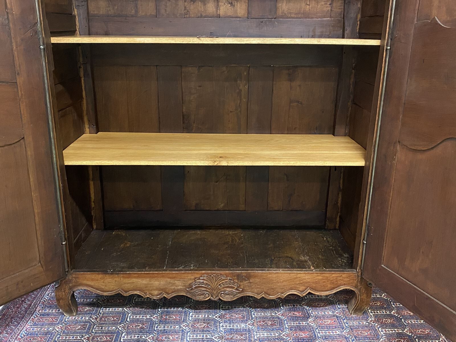 Louis XV walnut cabinet - 18th century