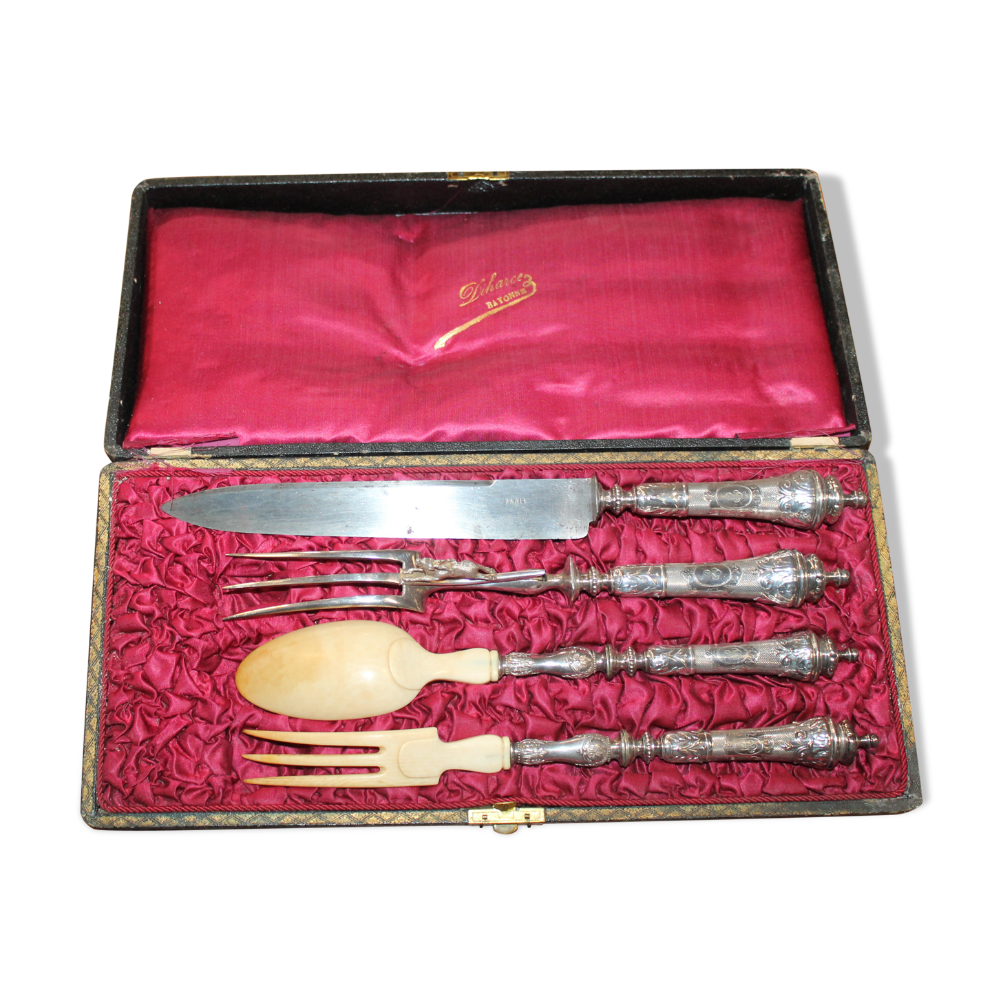 Silver cutlery set