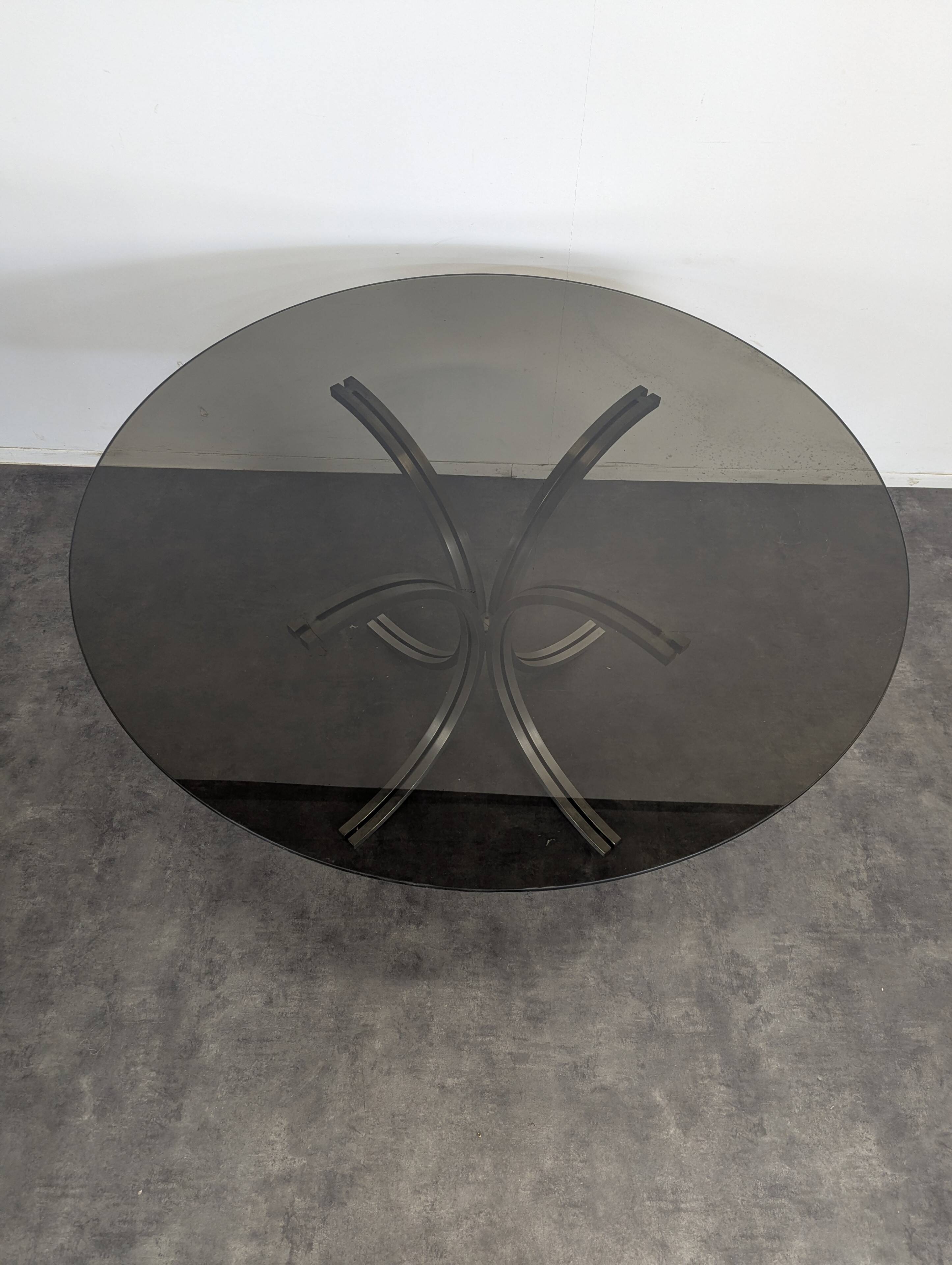 Table space age plateau verre fumé et piètement chromé