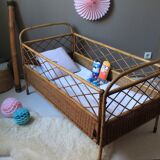 Vintage child ratin bed