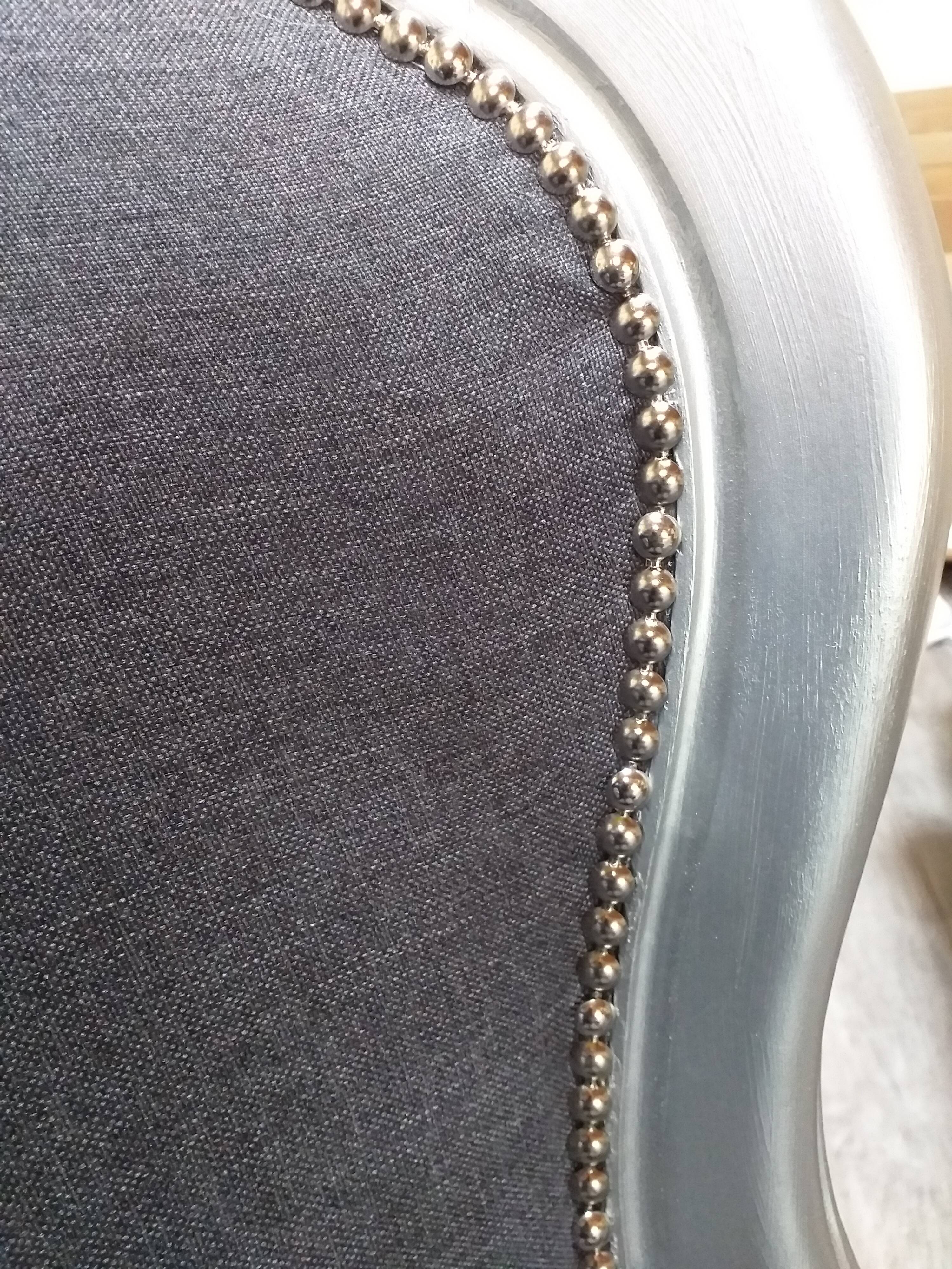 Louis Philippe banquette very chic