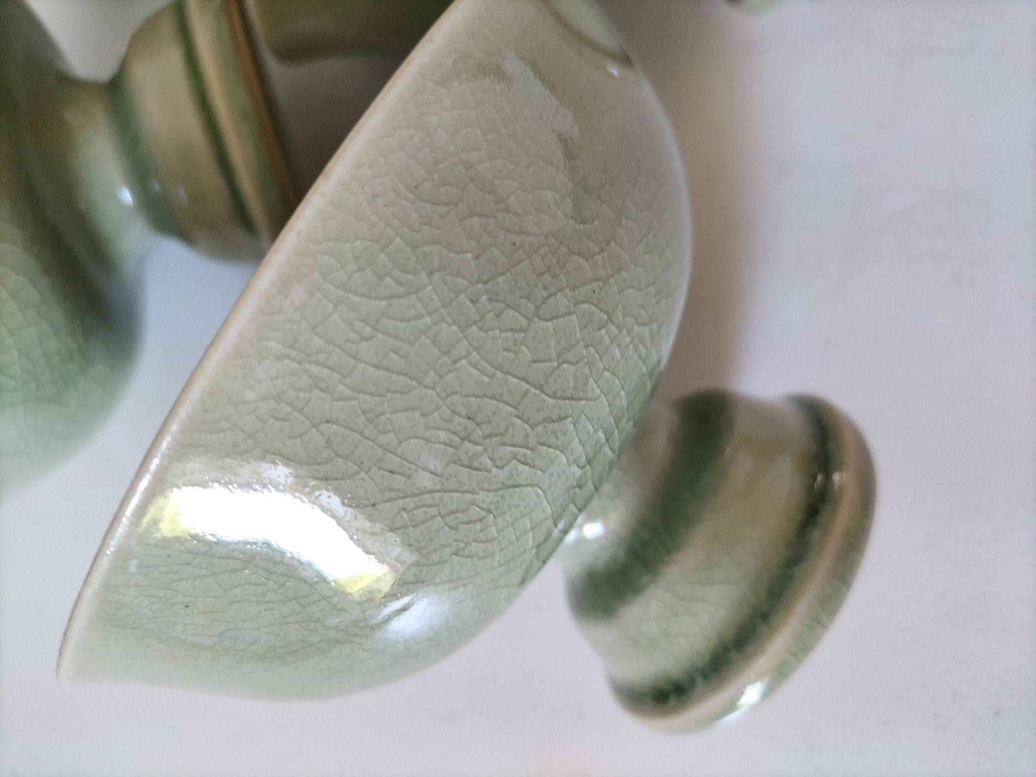 Ensemble 4  coupelles artisanales en céramique – émail céladon & style raku