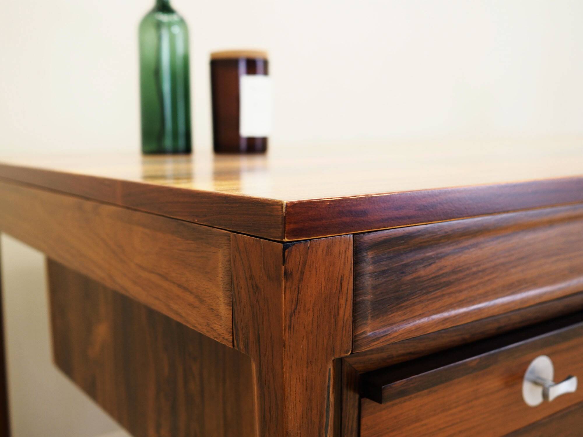 Diplomate rosewood desk, 1970s, designer: Finn Juhl, France & Son