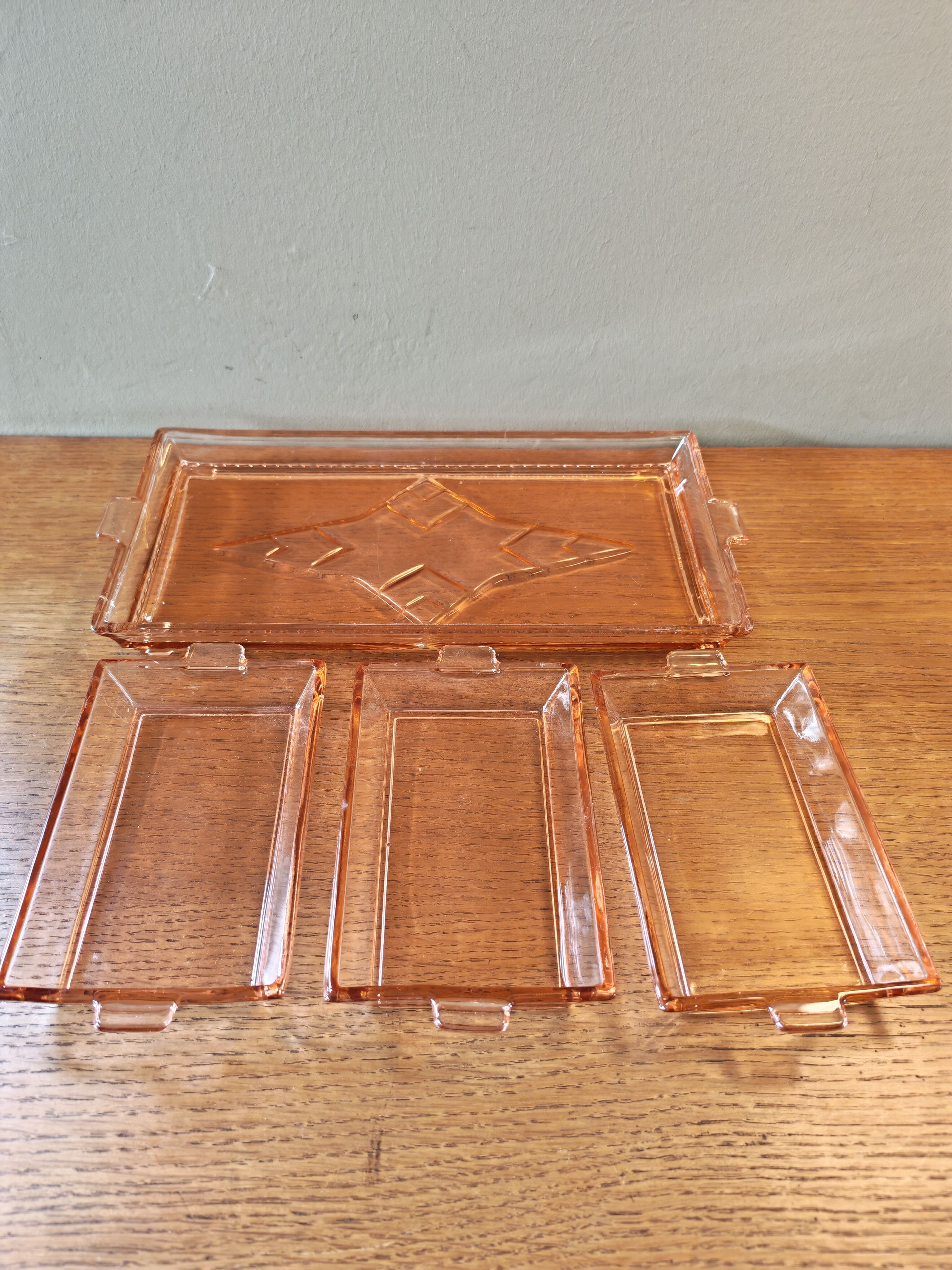 Ensemble de 4 plats art déco empilables
