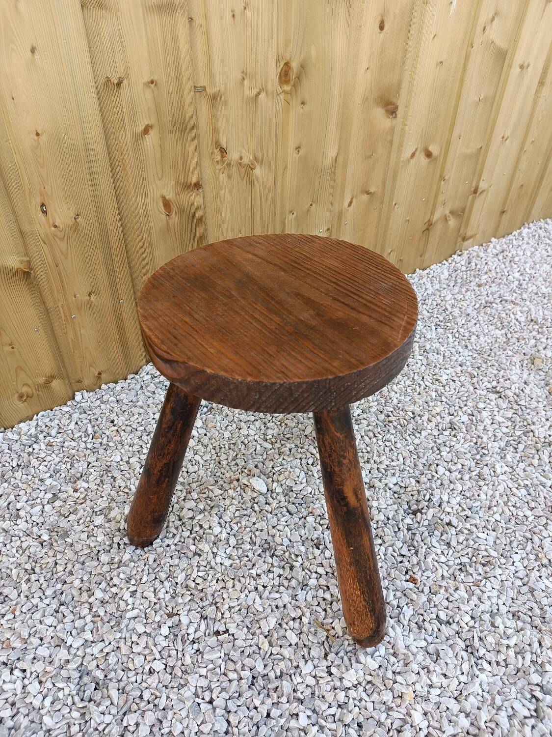 Solid wood tripod stool