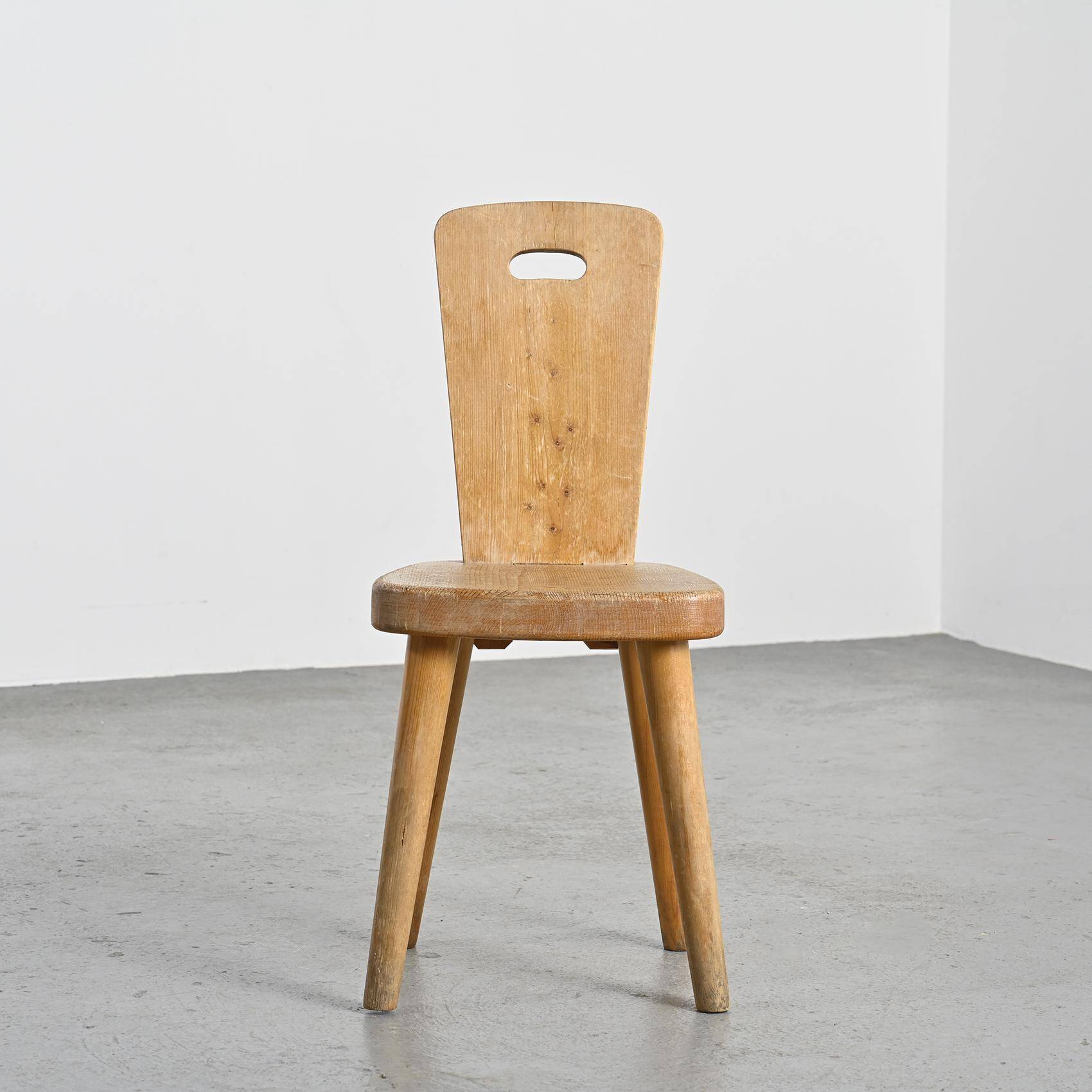 Chaise en Pin massif par Christian Durupt, Meribel 1960