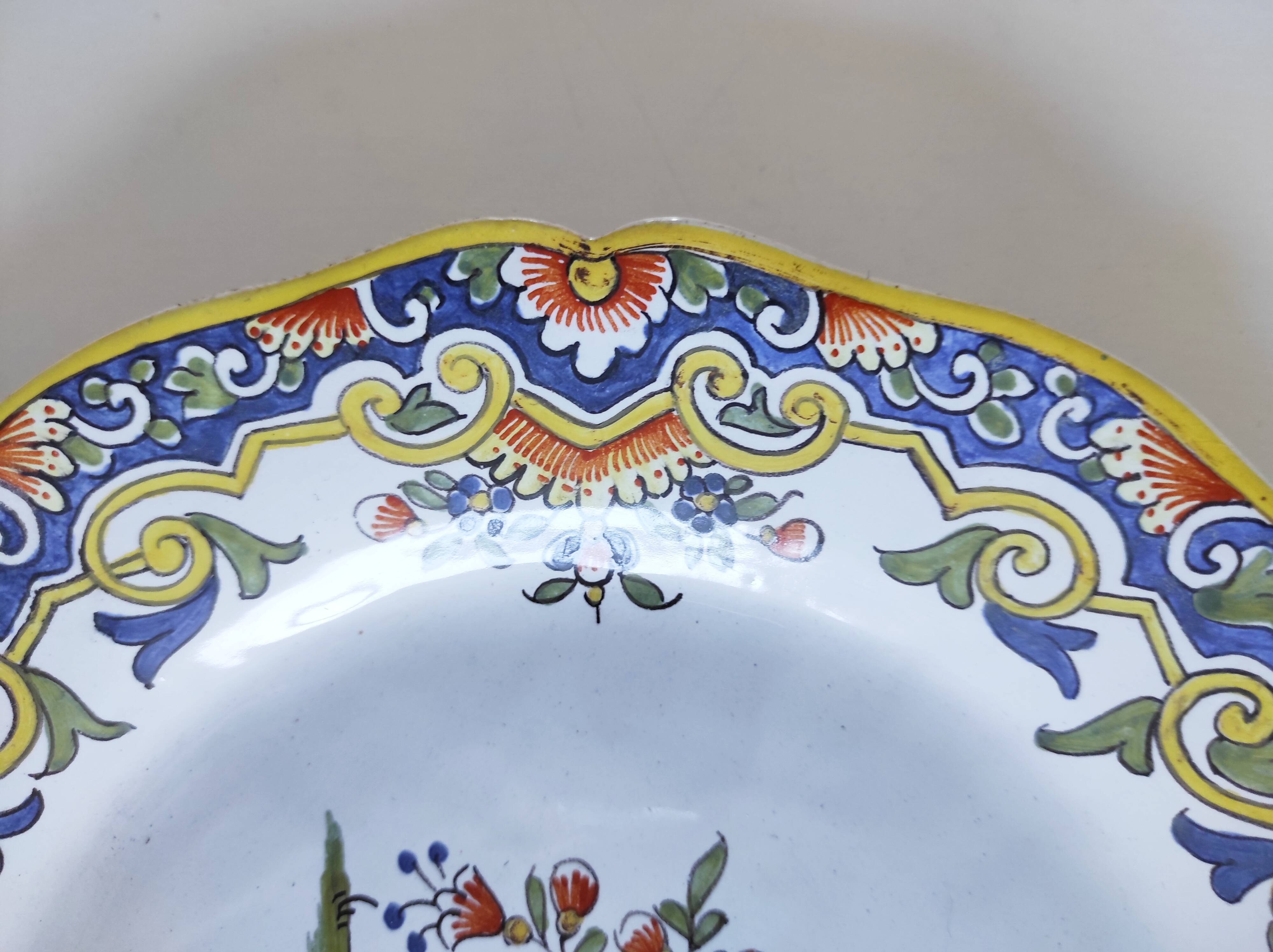 Rouen decorative plate with flower basket