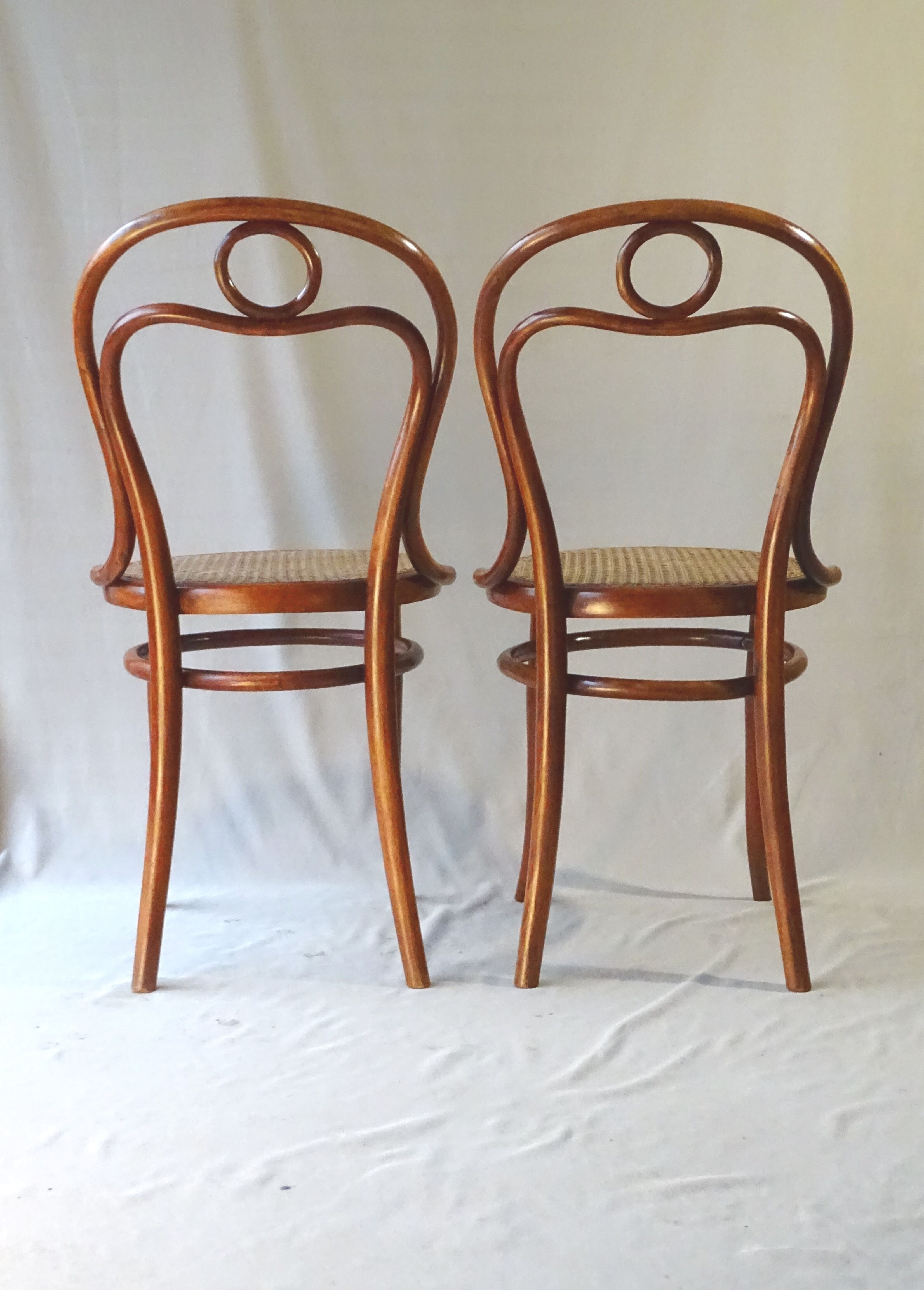 Set of 2 Thonet chairs N°31, 1885, antique cannages