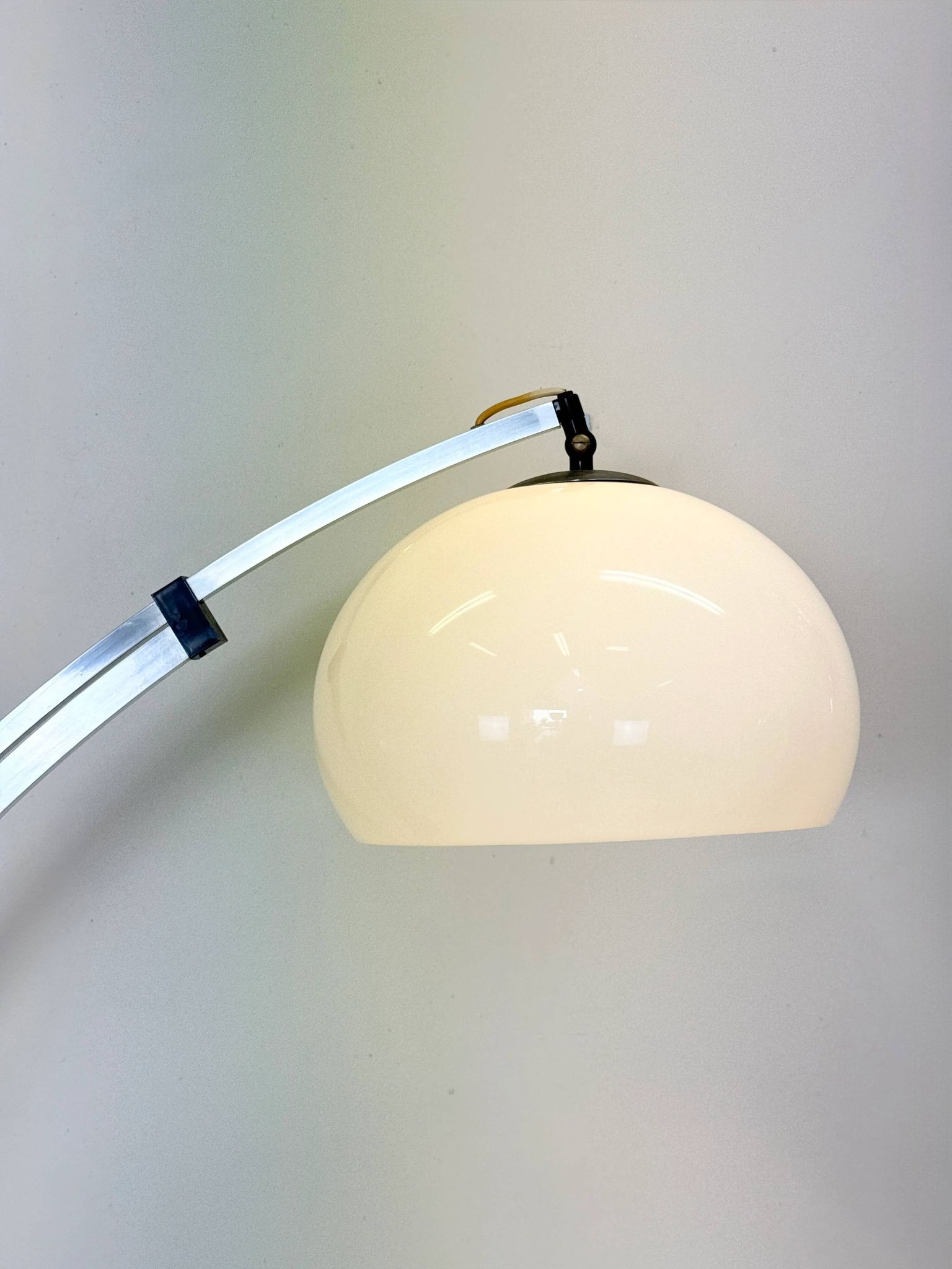 Lampadaire "arc" télescopique — Guzzini, Italie, 1970s