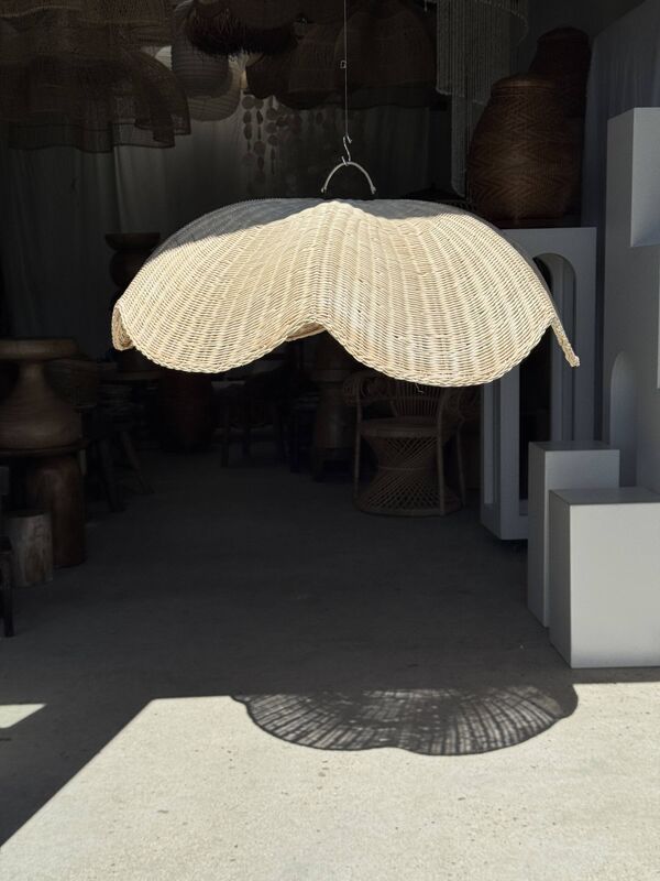 Grande suspension ou abat-jour en rotin de fleur tulipe plate tressée H35 D