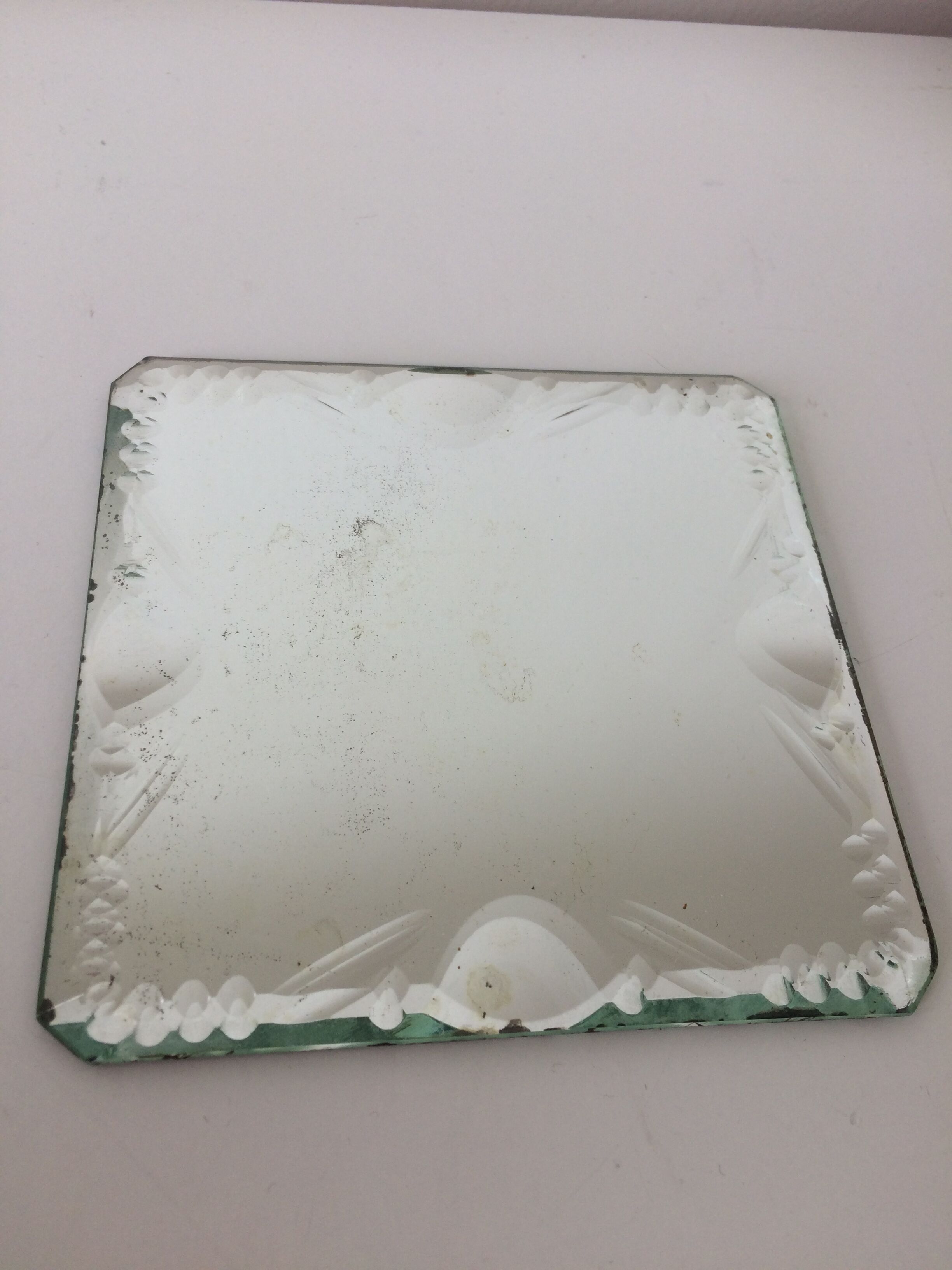 Small beveled mirror vintage 12x12cm