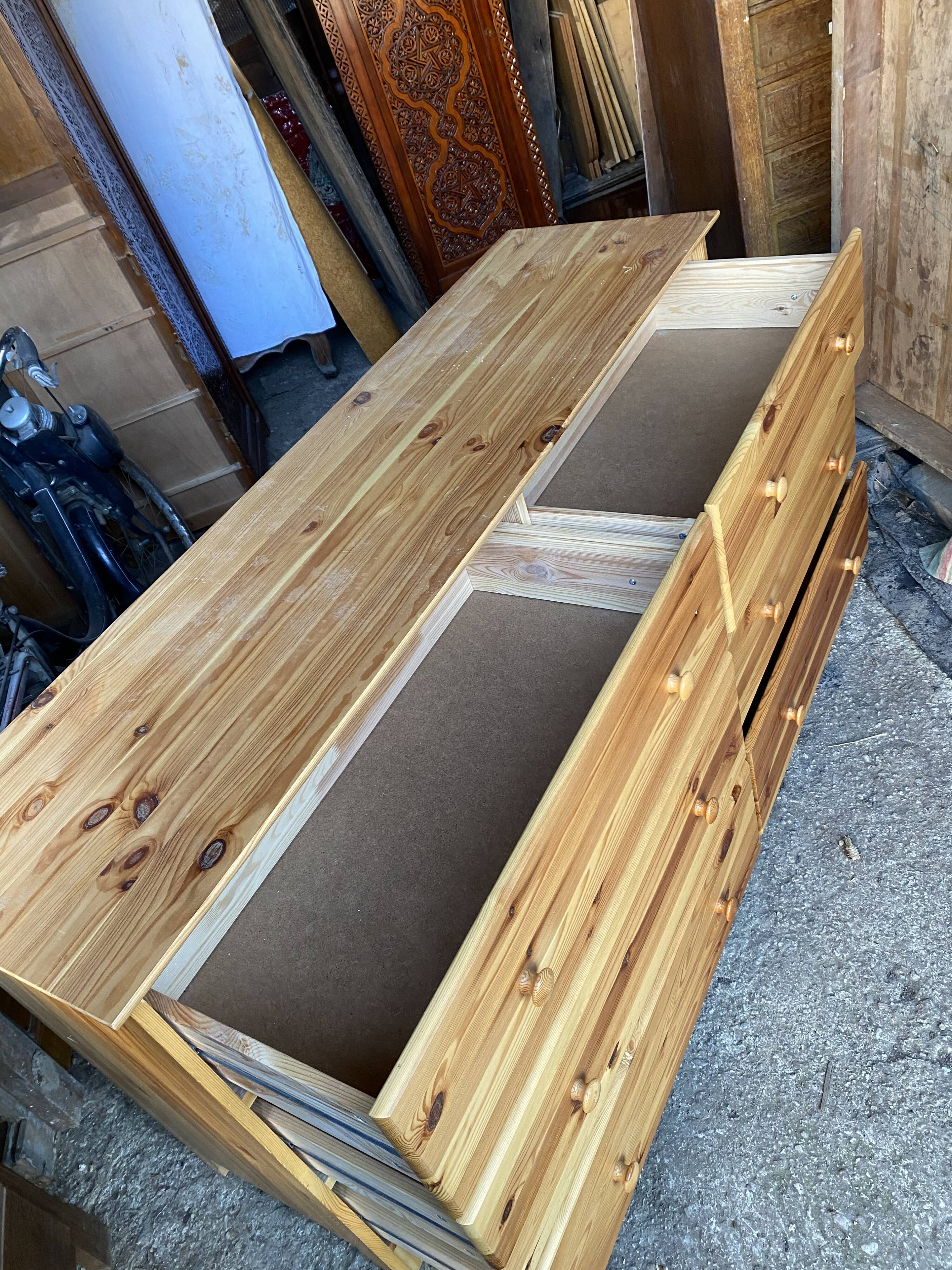 Commodus in solid pine