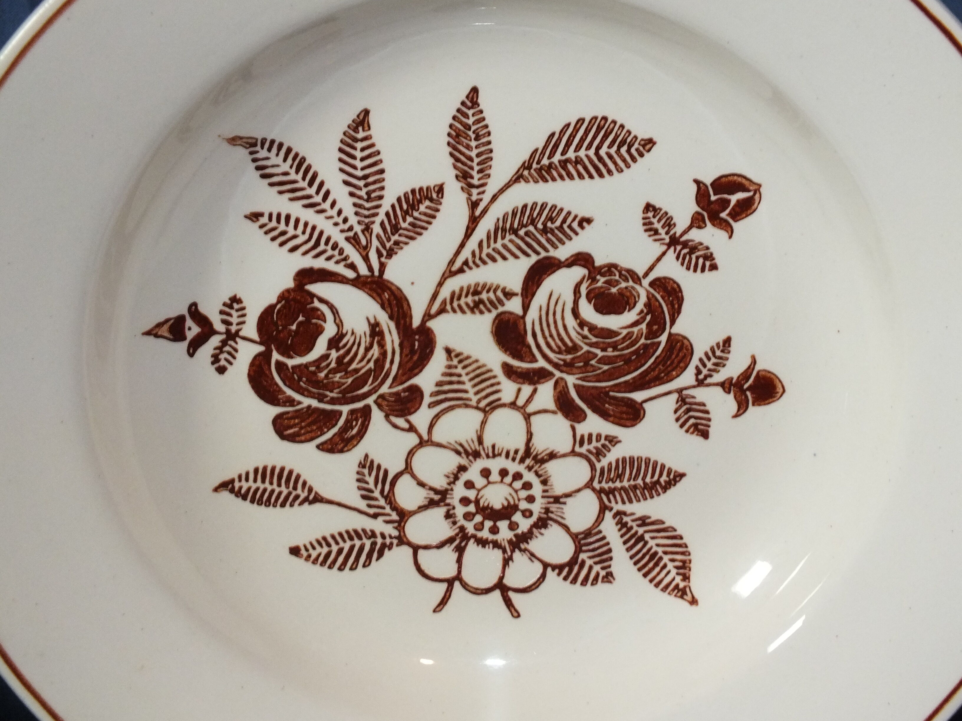 8 vintage hollow plates - Brown Roses