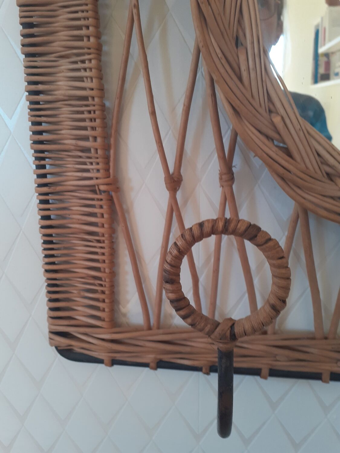 Rattan wall-mounted coat rack with mirror