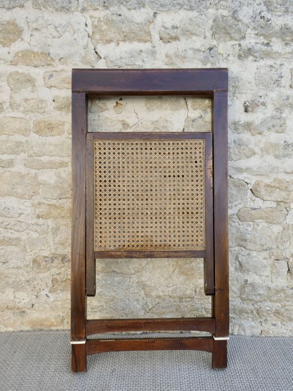 Chaise pliante en bois avec assise cannée