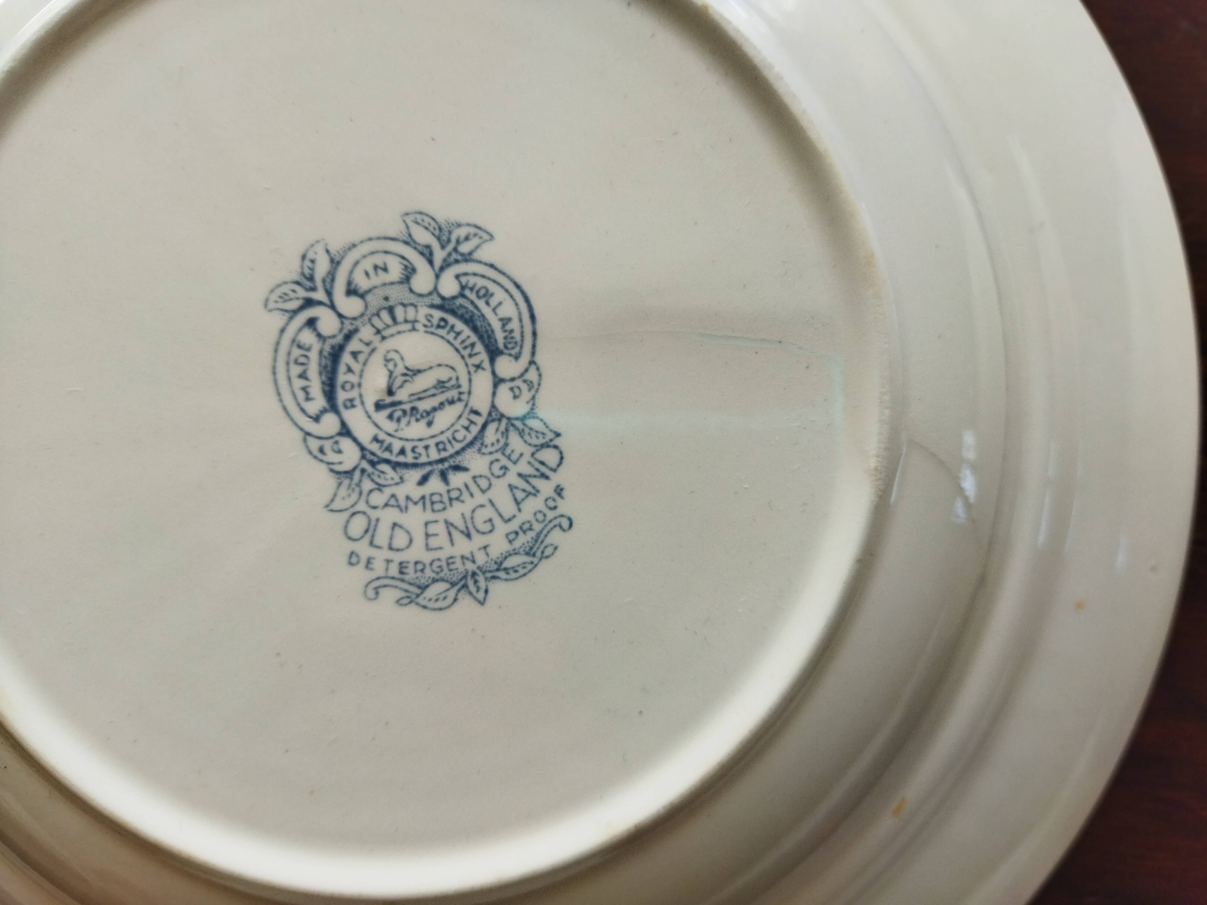 Royal Sphinx Maestricht P. Regout "Cambridge Old England" blue & white soup plates