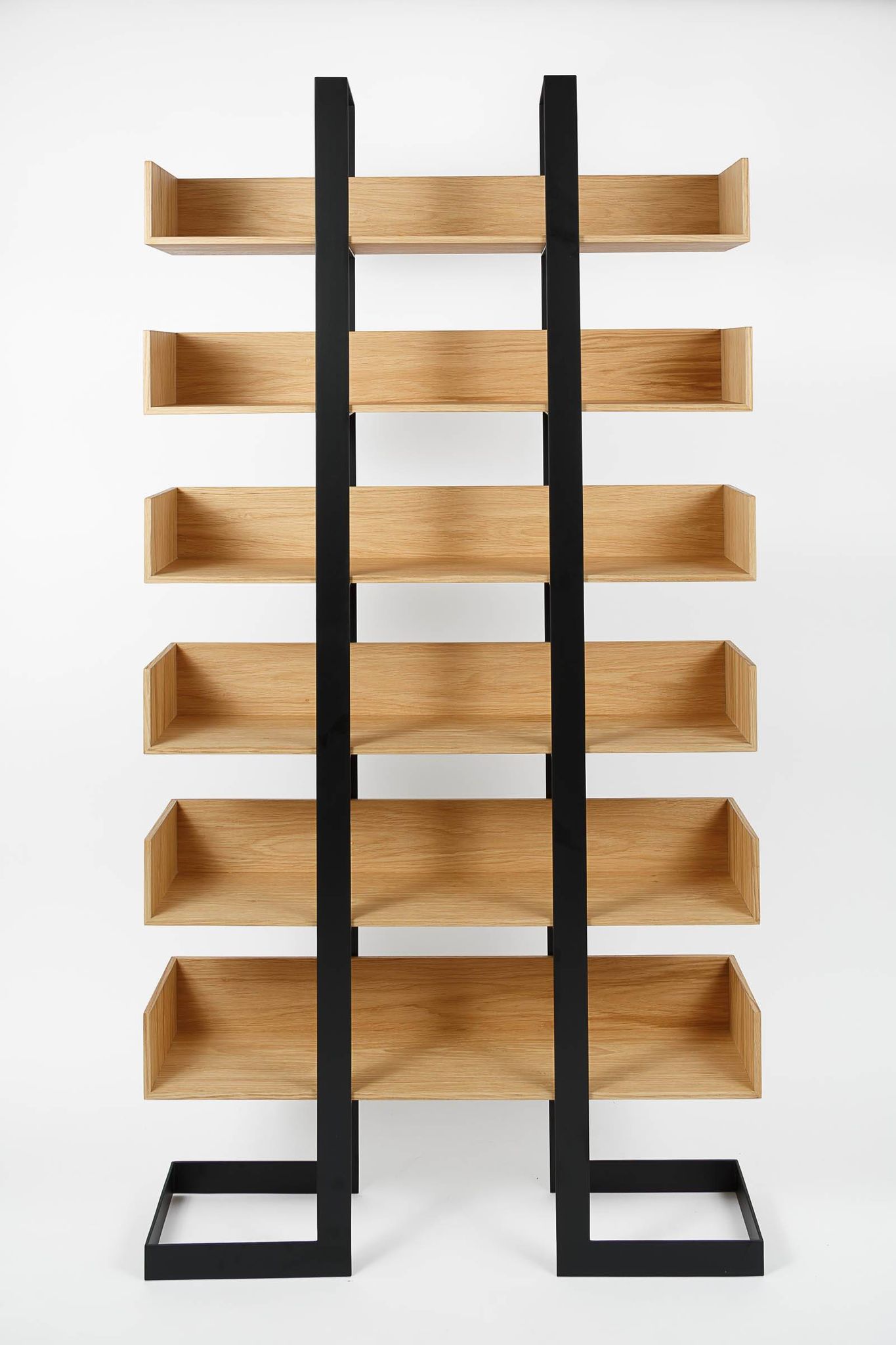 Severin library 3 oak and matte black steel