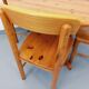 Suite d’une table ronde avec rallonge et 4 chaises vintage en pin des années 60 70