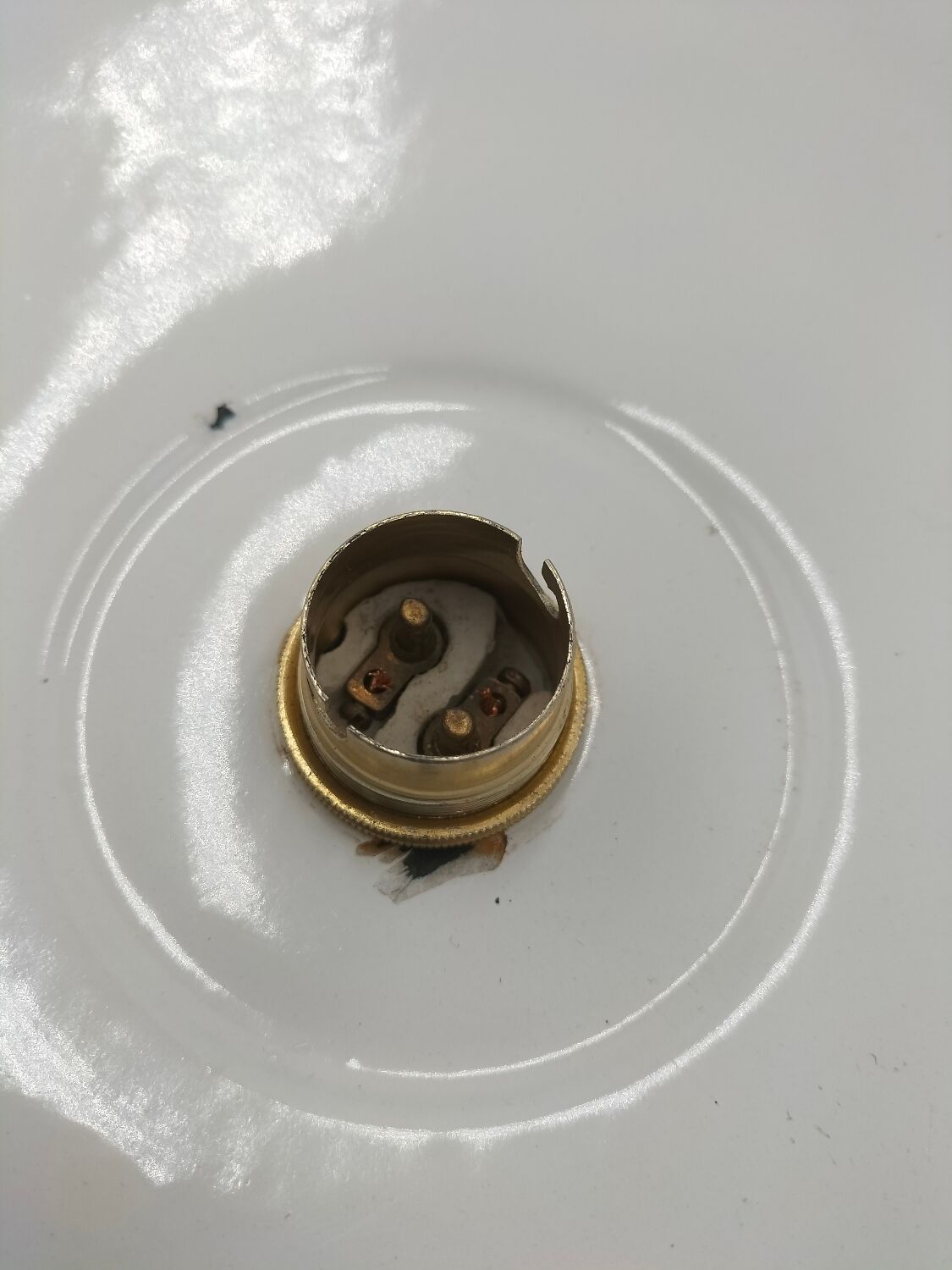 Enamelled sheet metal suspensions