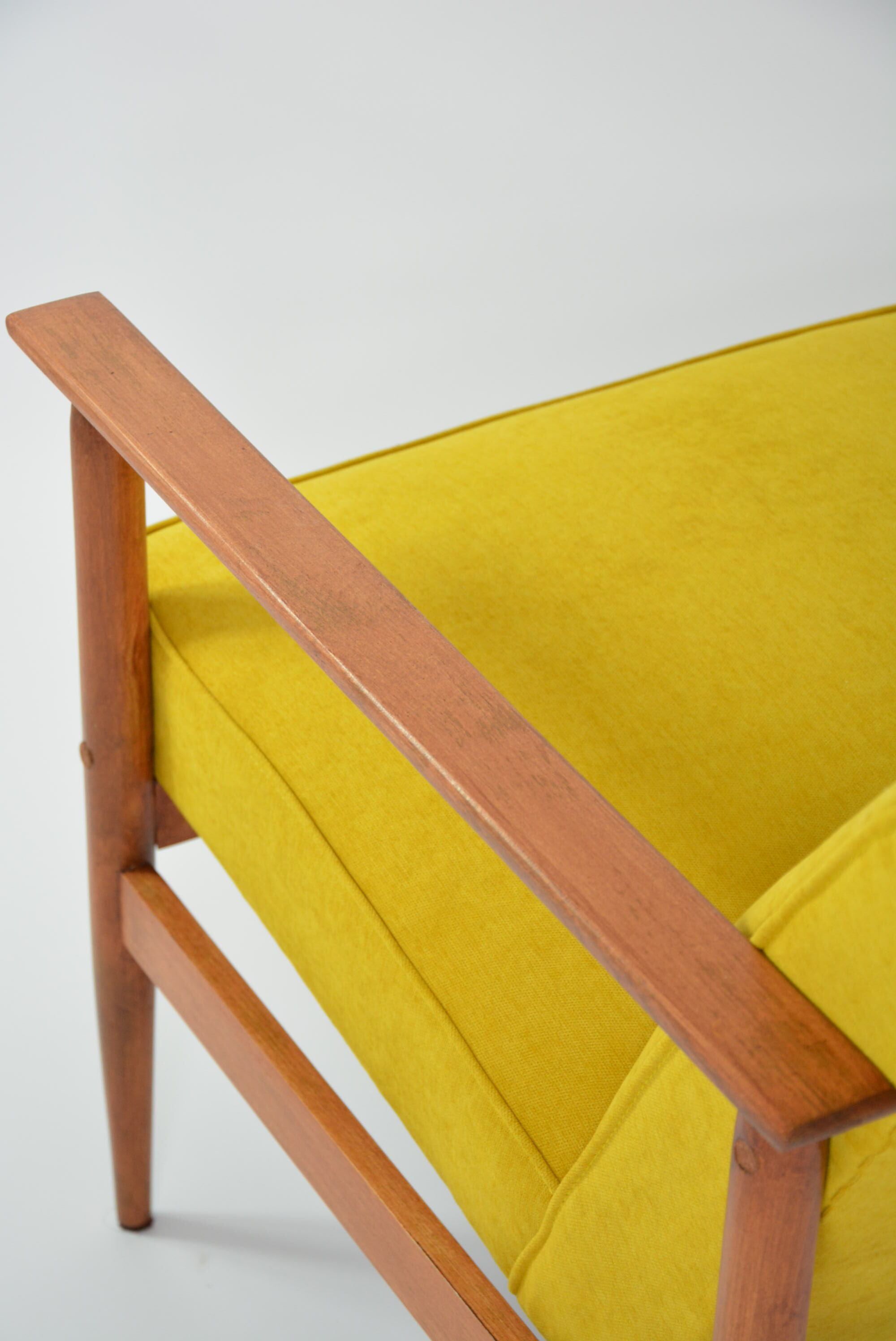 Yellow armchair M