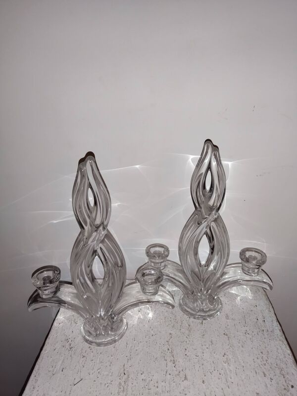 Paire de bougeoirs en verre signés Vannes France