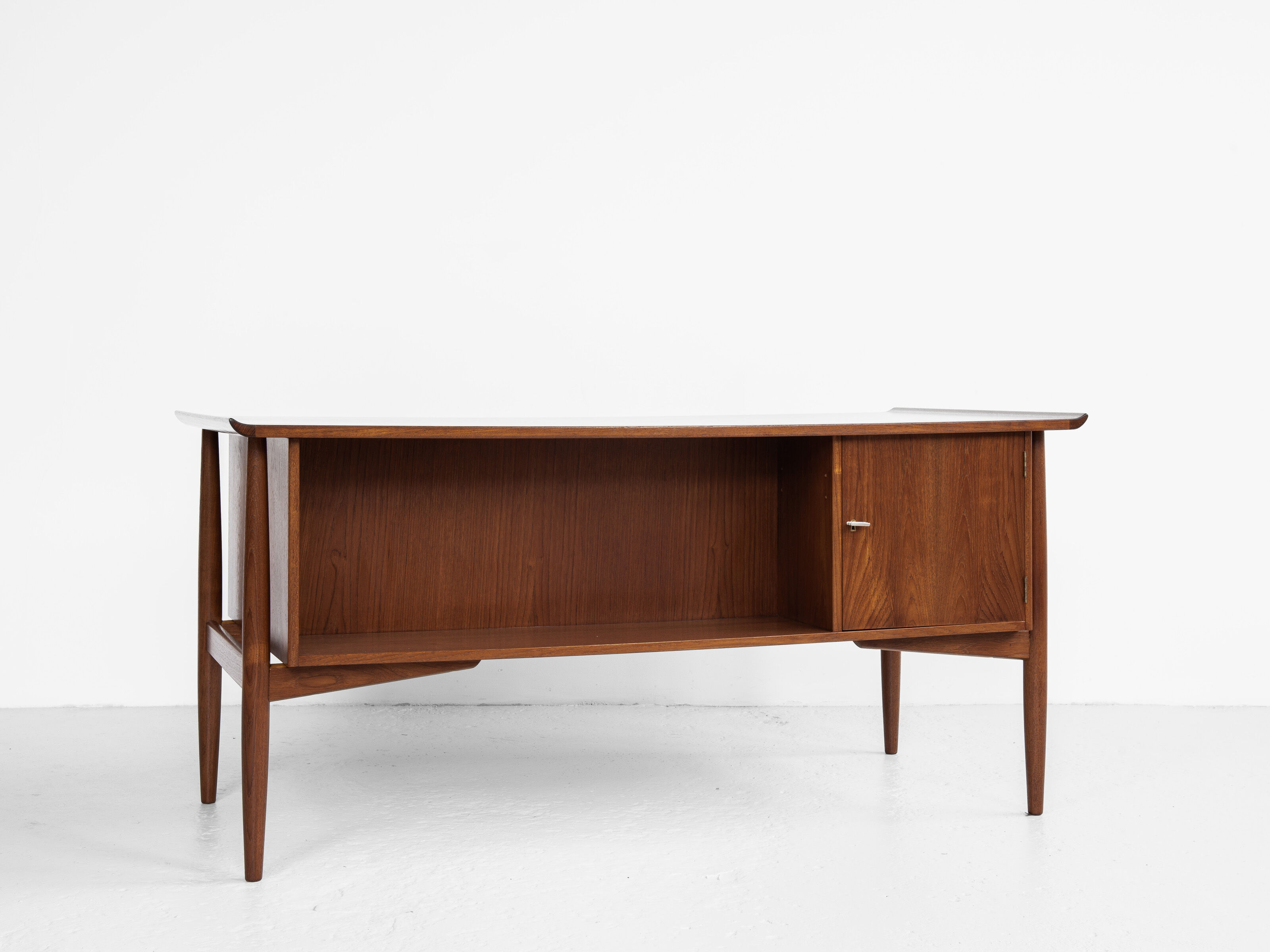 Midcentury Danish desk in teak by Arne Vodder for HP Hansen 1960s