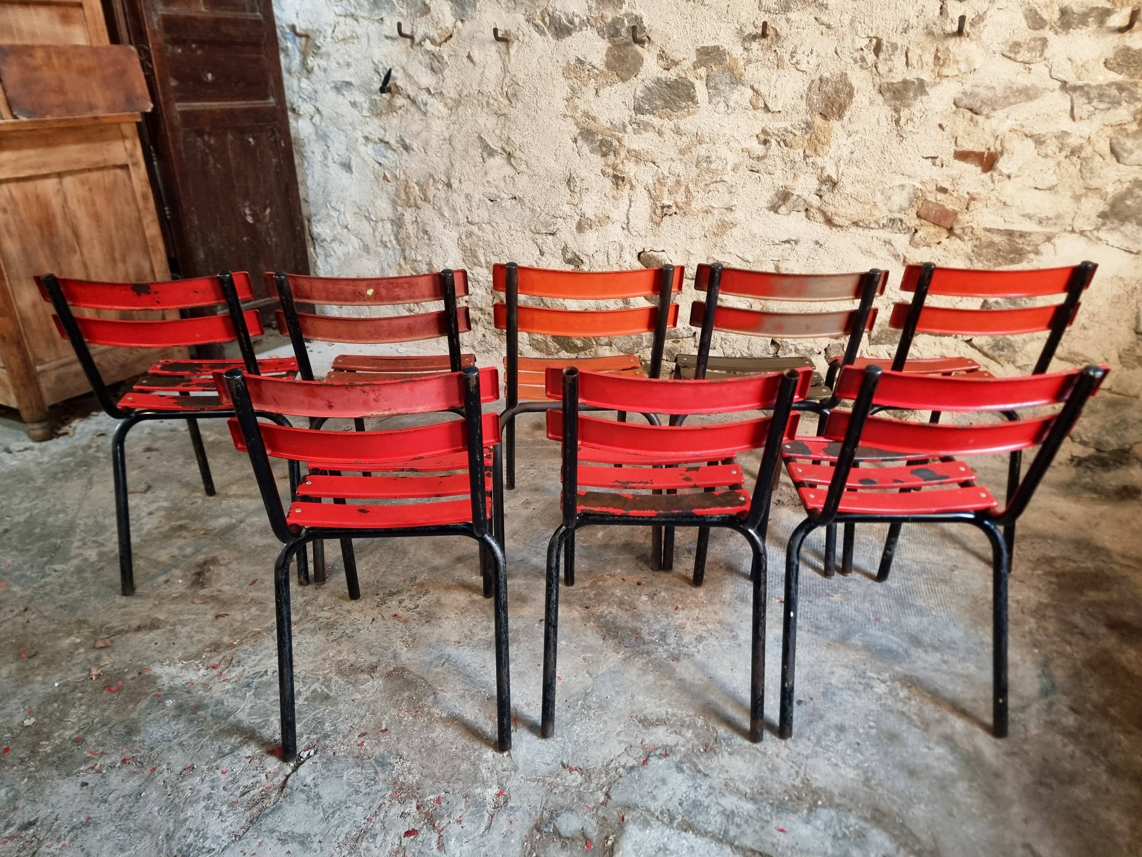 Set of 8 vintage French bistro chairs – industrial metal Tolix style