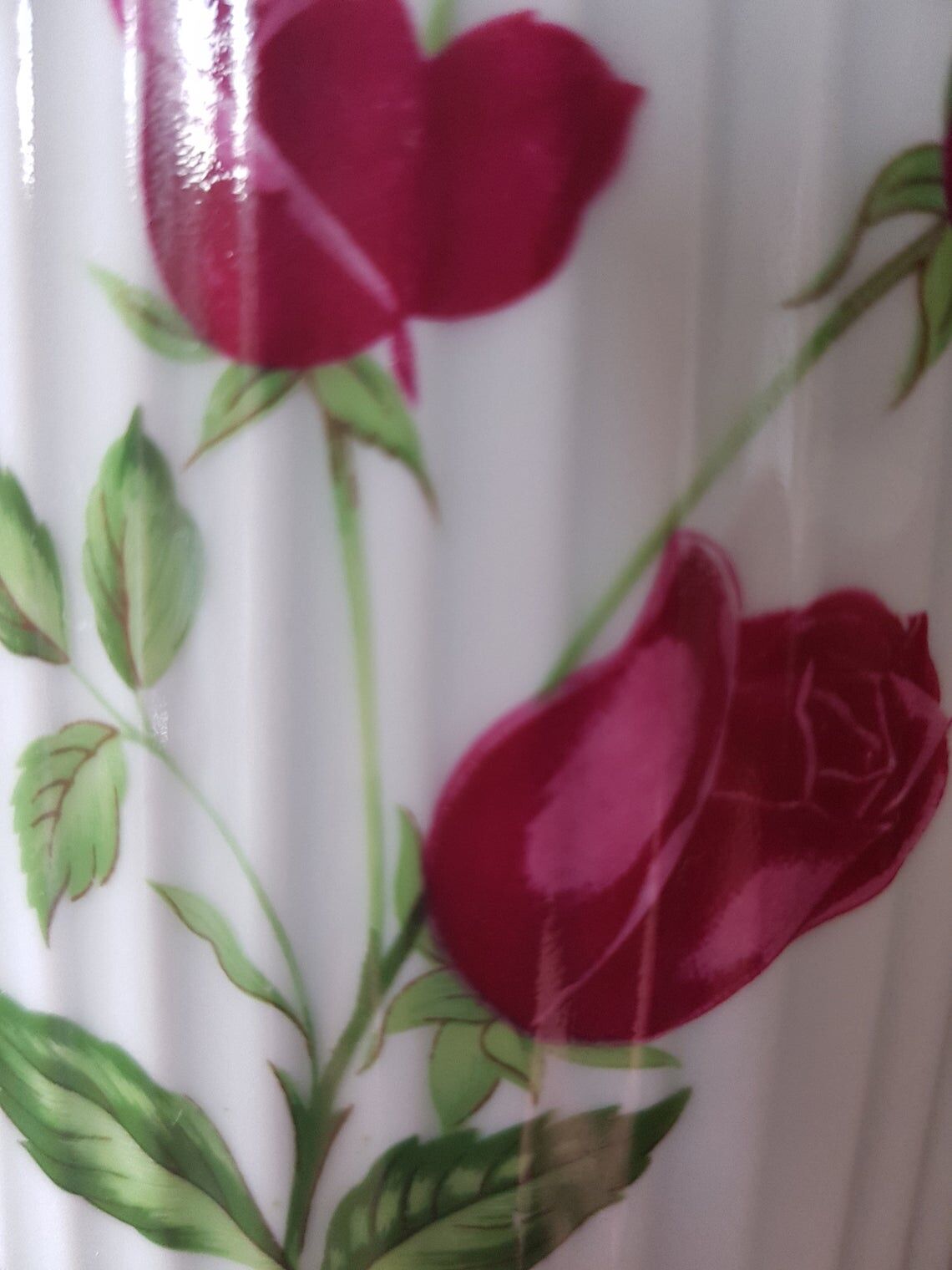 Pichet en porcelaine blanche