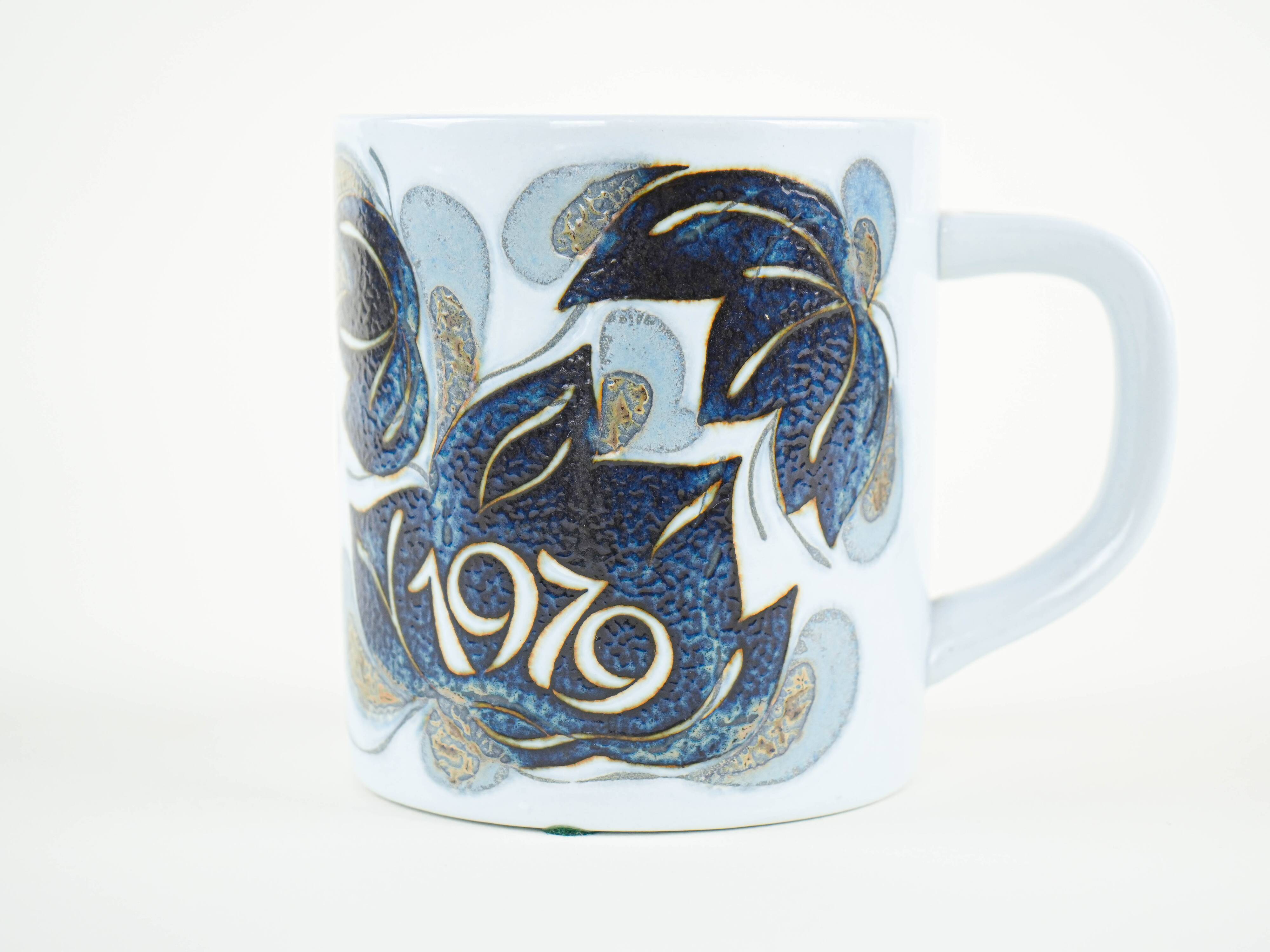 Mug en porcelaine, design danois, 1979, designer : Ivan Weiss, fabricant : Roy