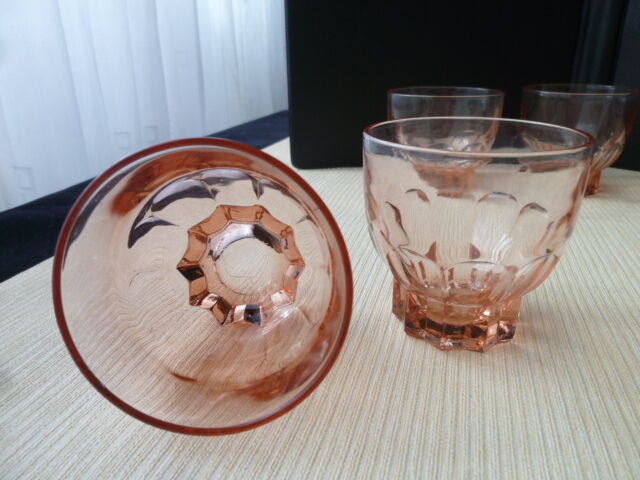 Set de 6 verres de table en verre rosé années 40-50