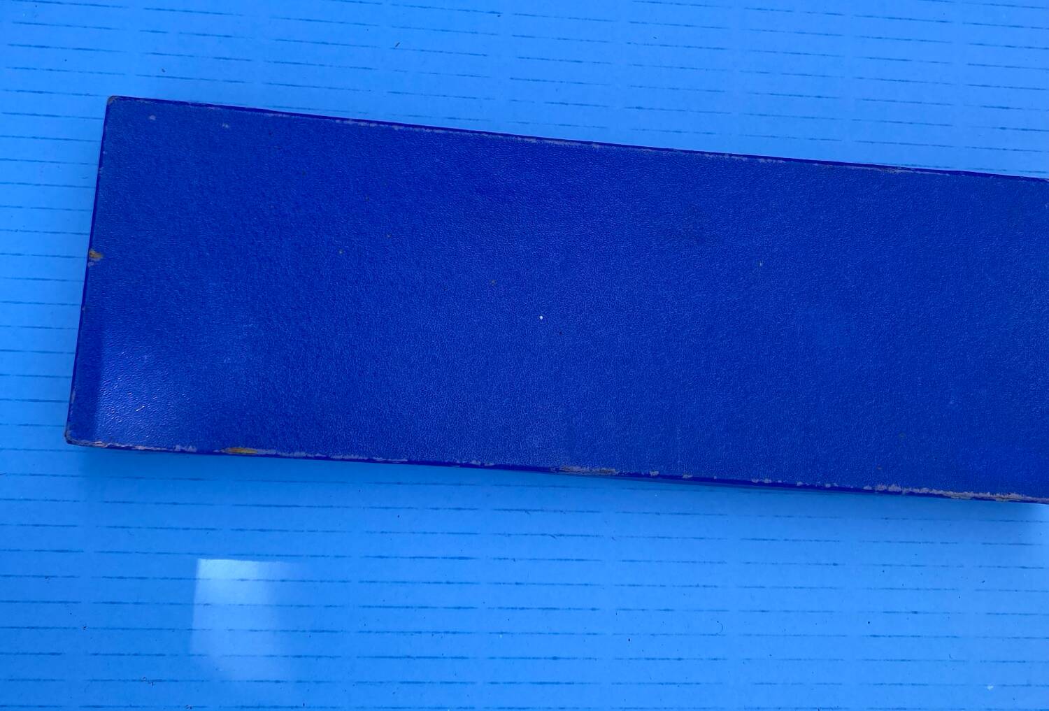 12 diamond cut crystal knife holder