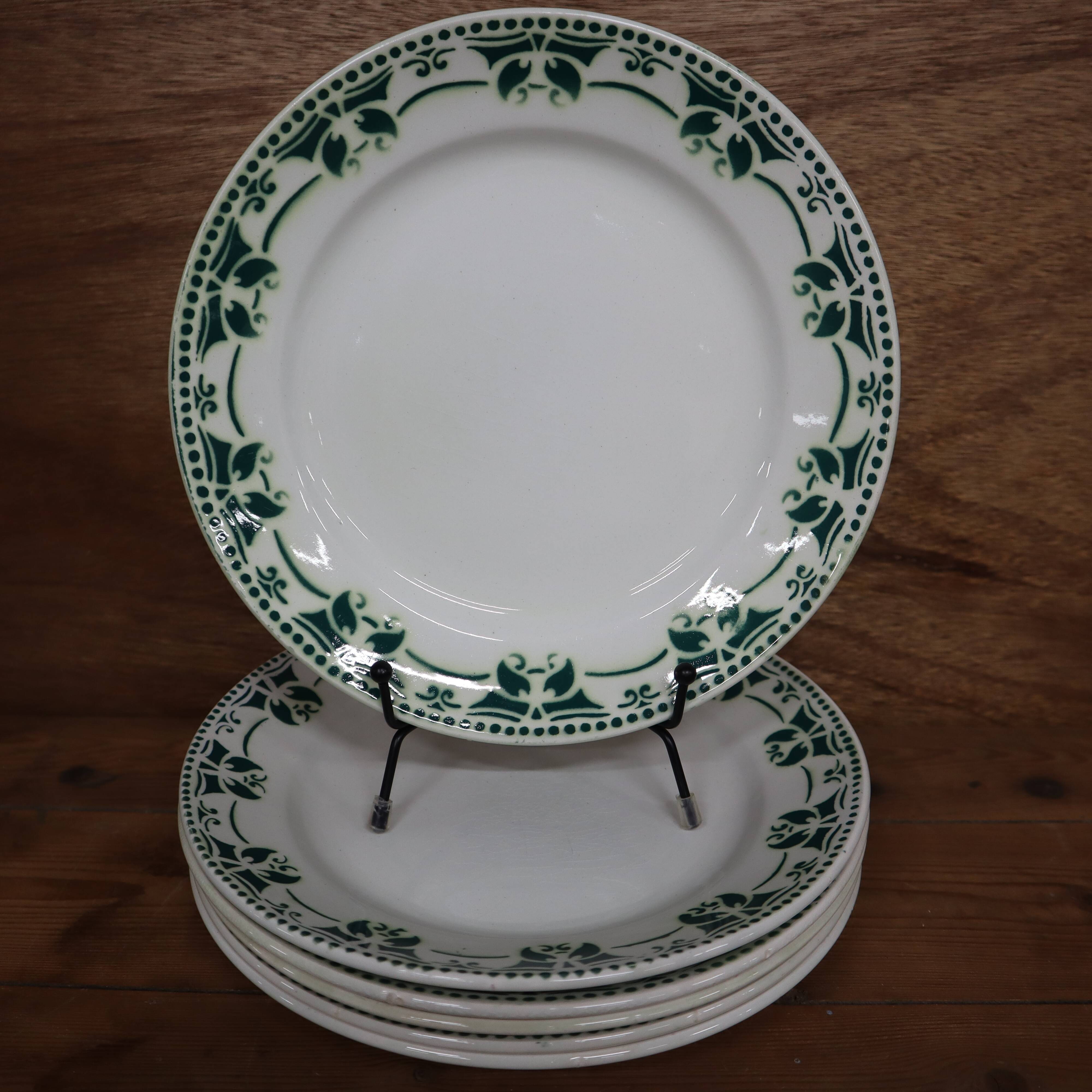 6 flat plates in white and green earthenware Saint Amand Terre de Fer