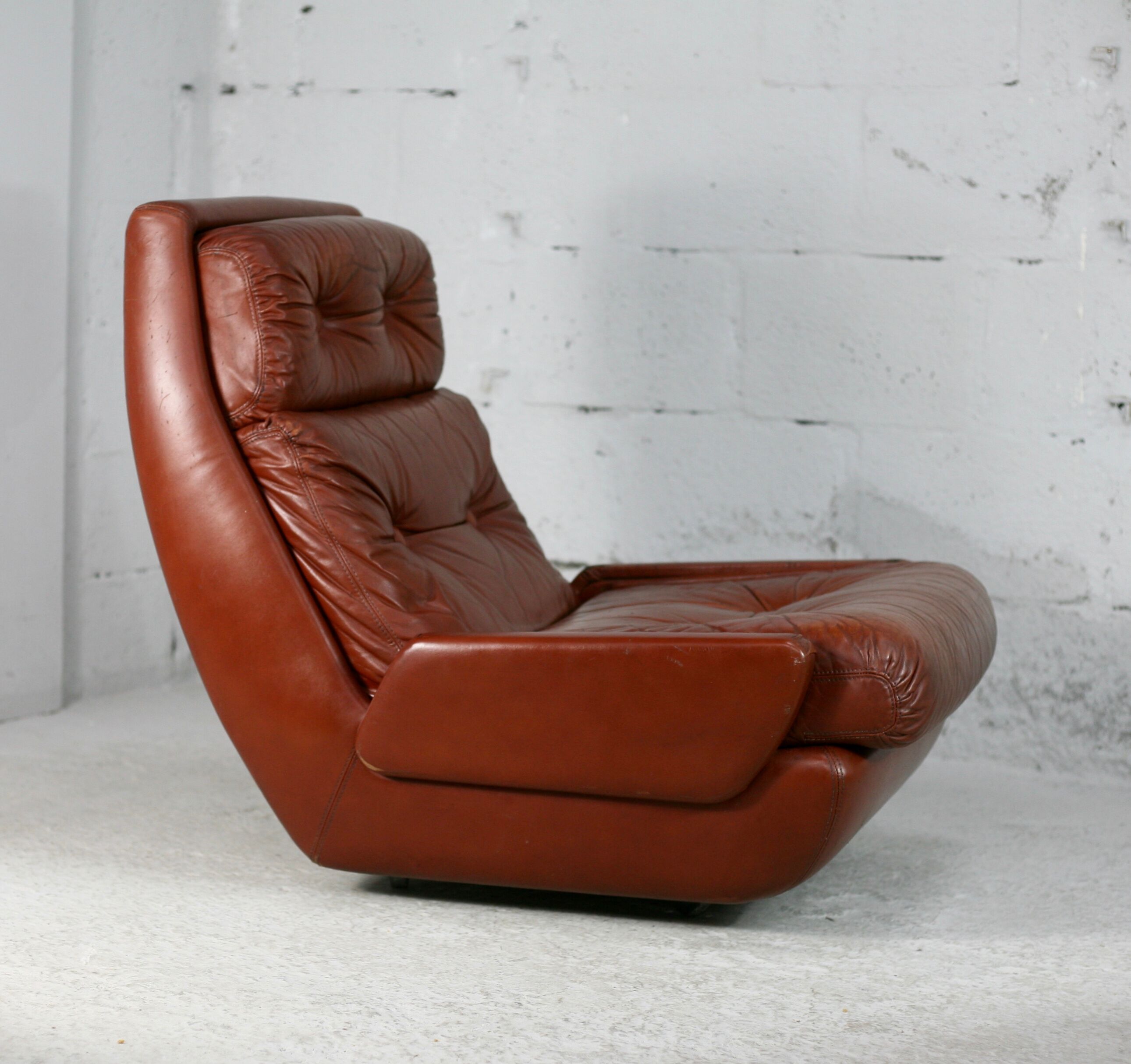 Easy chair "space age". Jean Prévost, France, leather, circa 1970