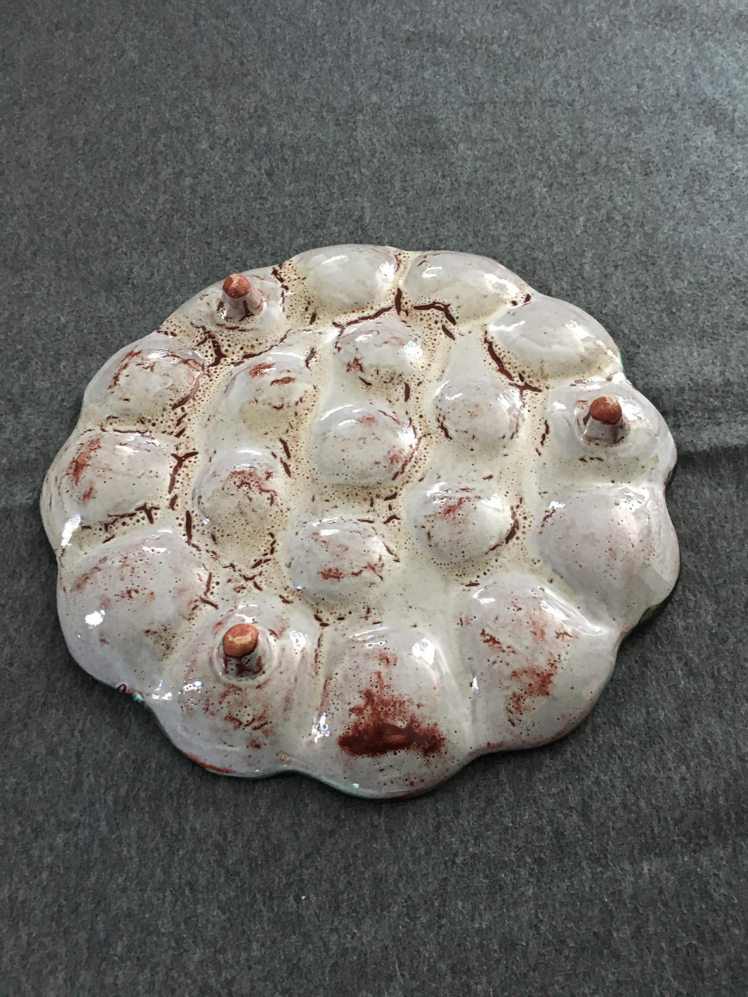 Tripod dish from the 60s for ceramic shellfish or crustaceans
