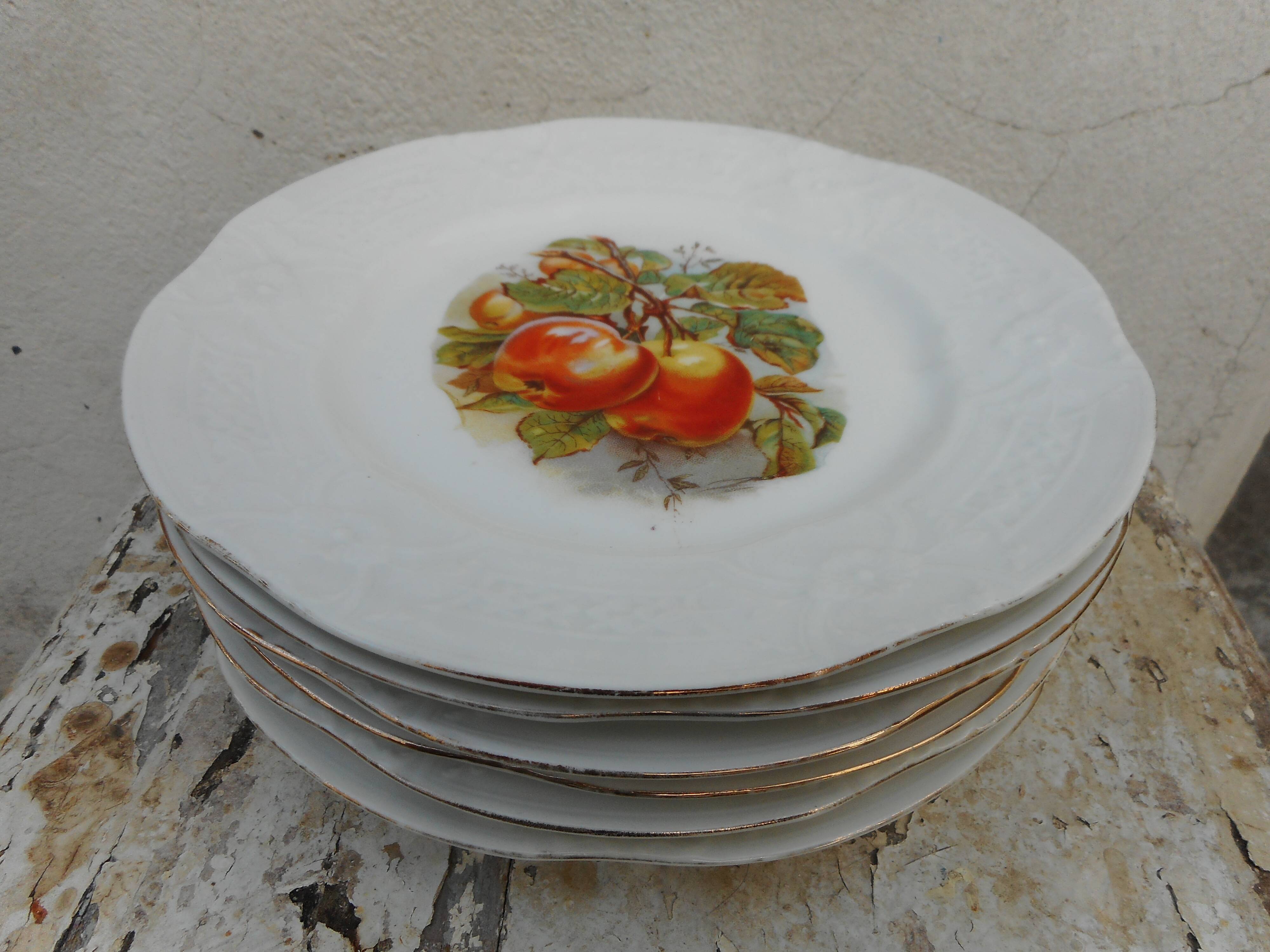 Lot of Six porcelain plates, fruit decoration