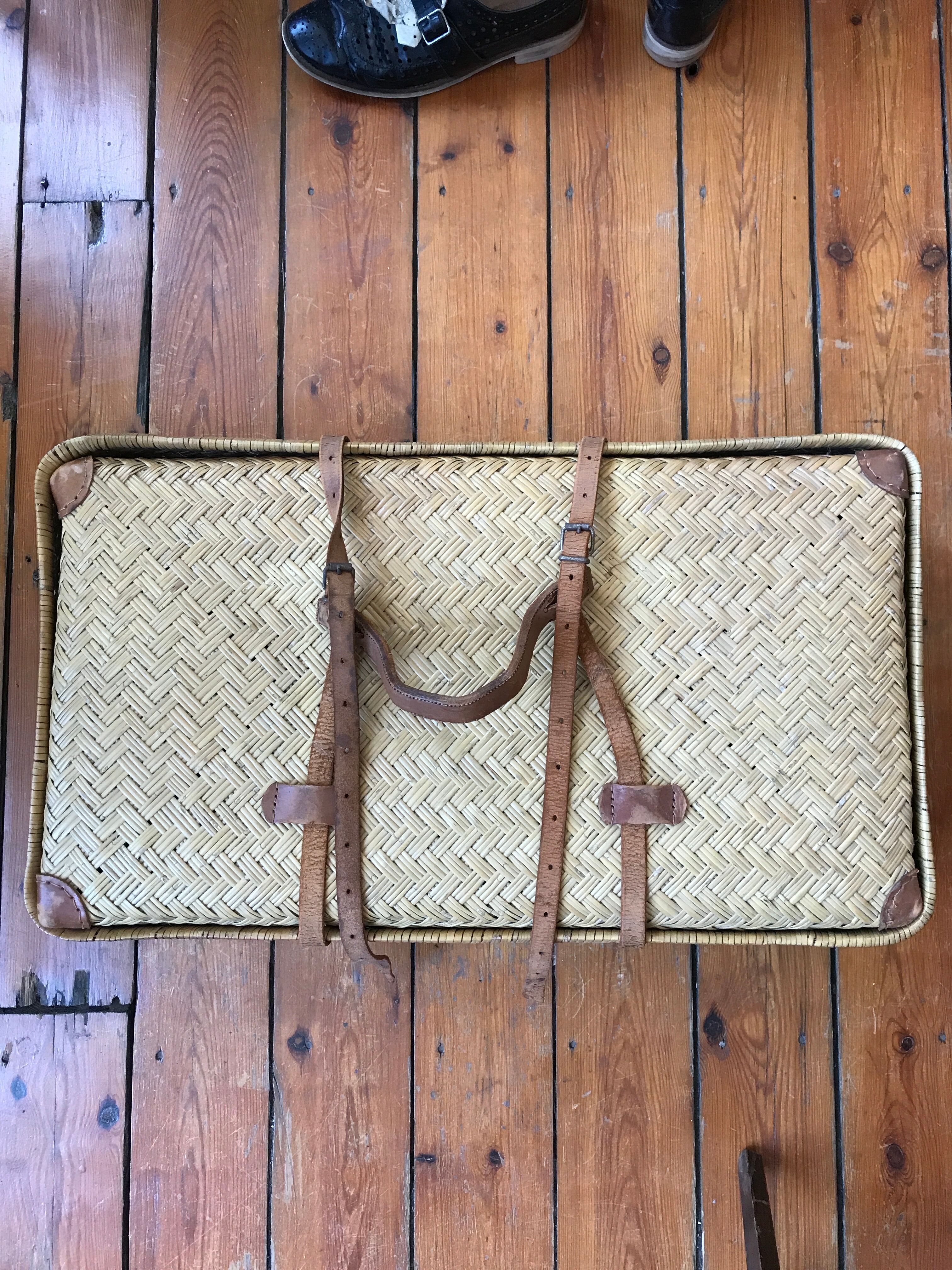Colonial suitcase