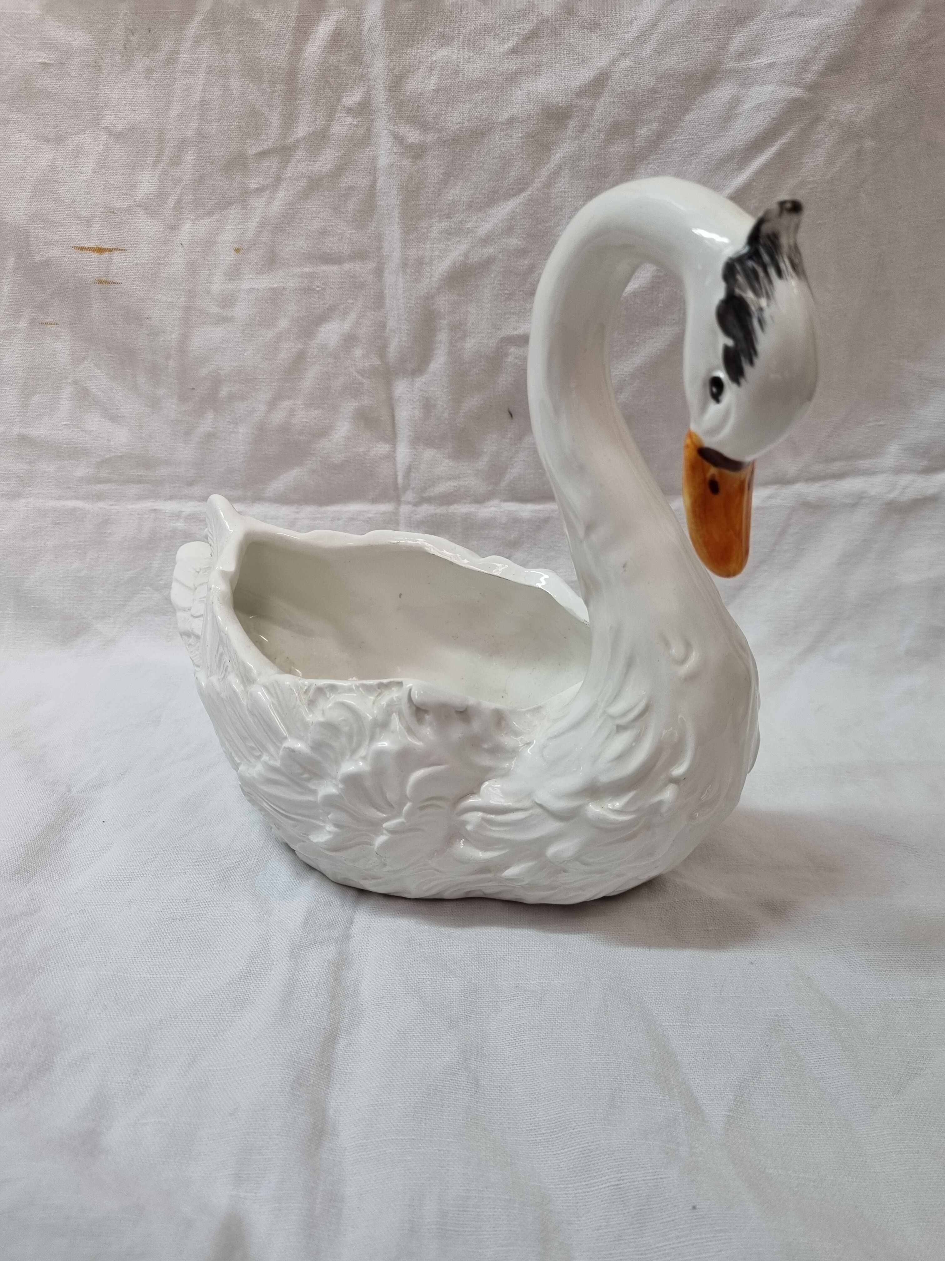 Empty swan ceramic pocket from 1970