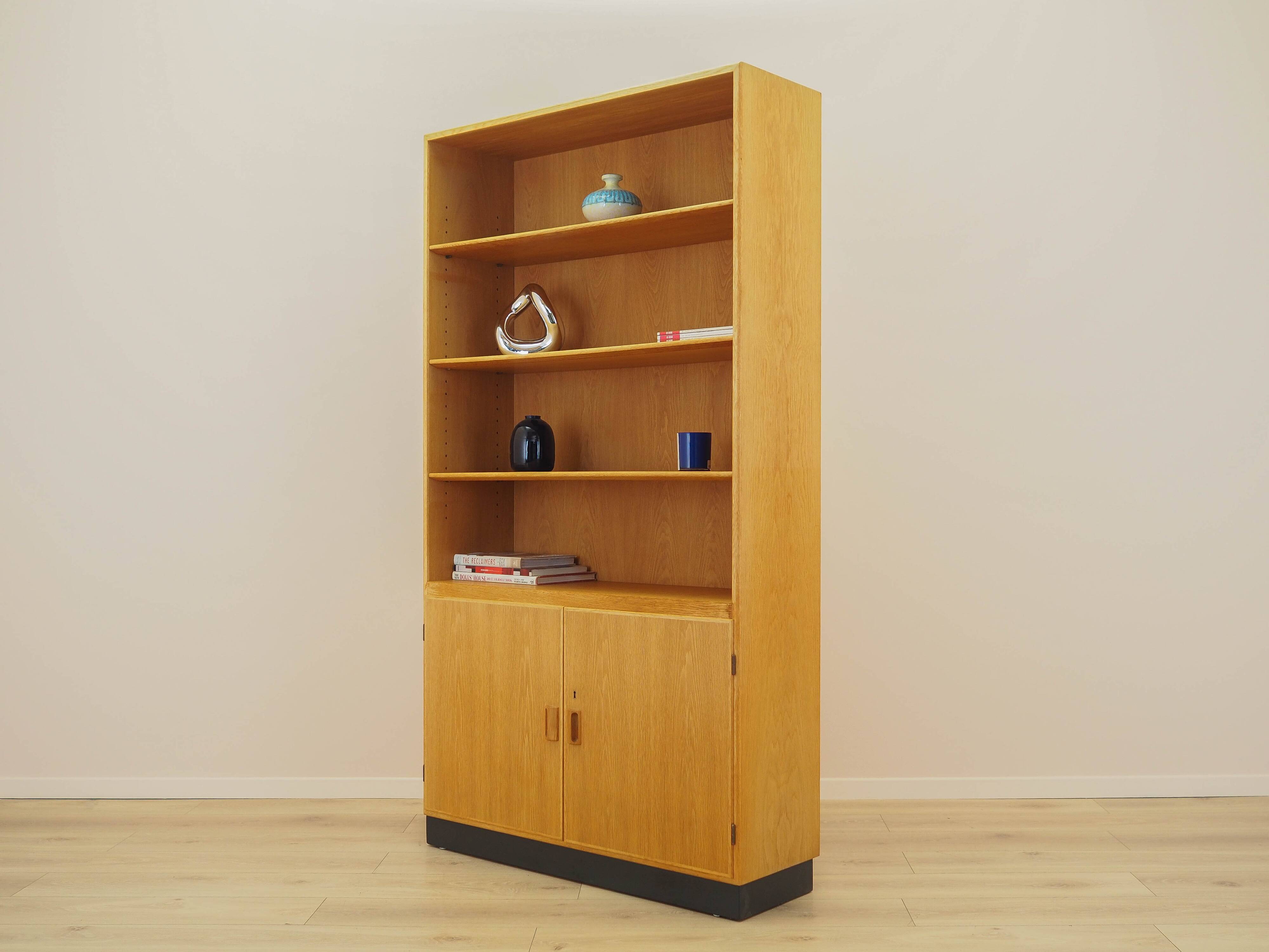 Ash wood bookcase, Danish design, 1960s, designer: Børge Mogensen