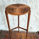 Pedestal table