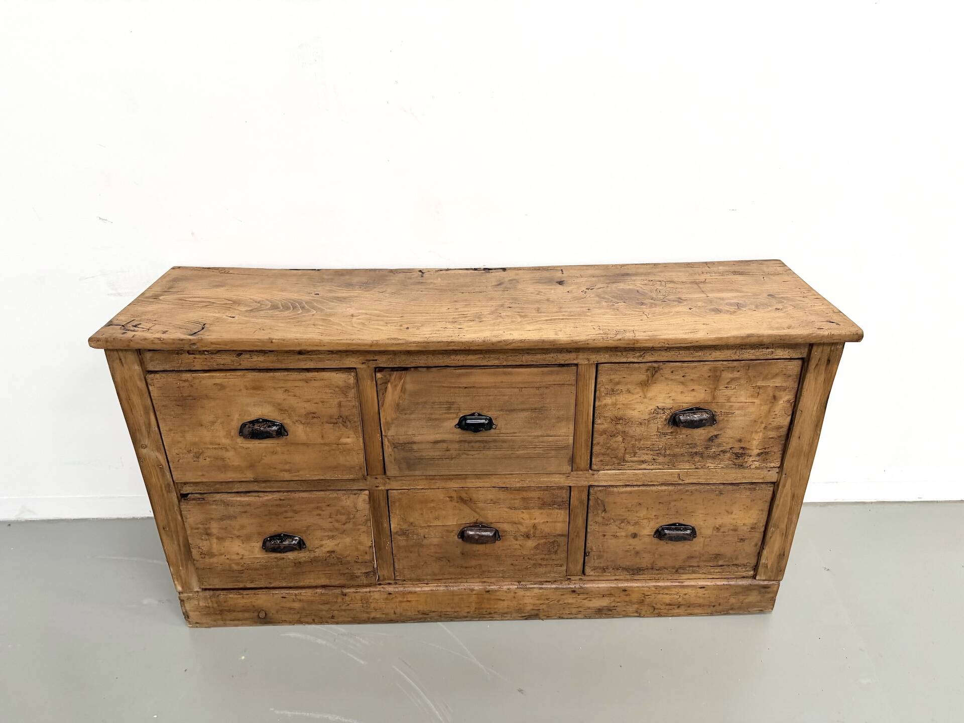 Six-drawer workshop cabinet