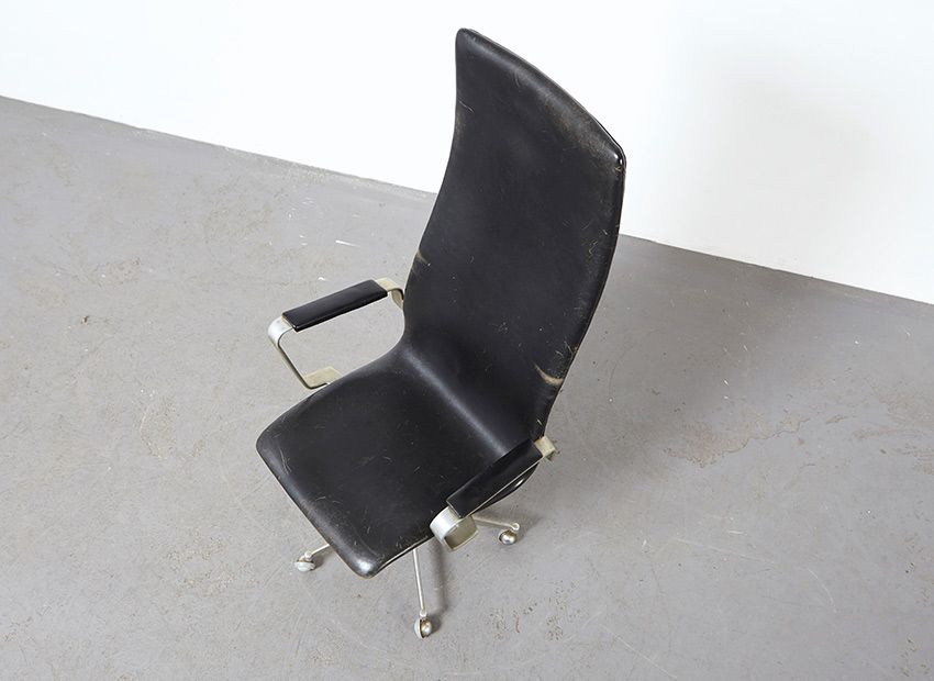 Arne Jacobsen Early Oxford Leather Desk Chair for Fritz Hansen 1965