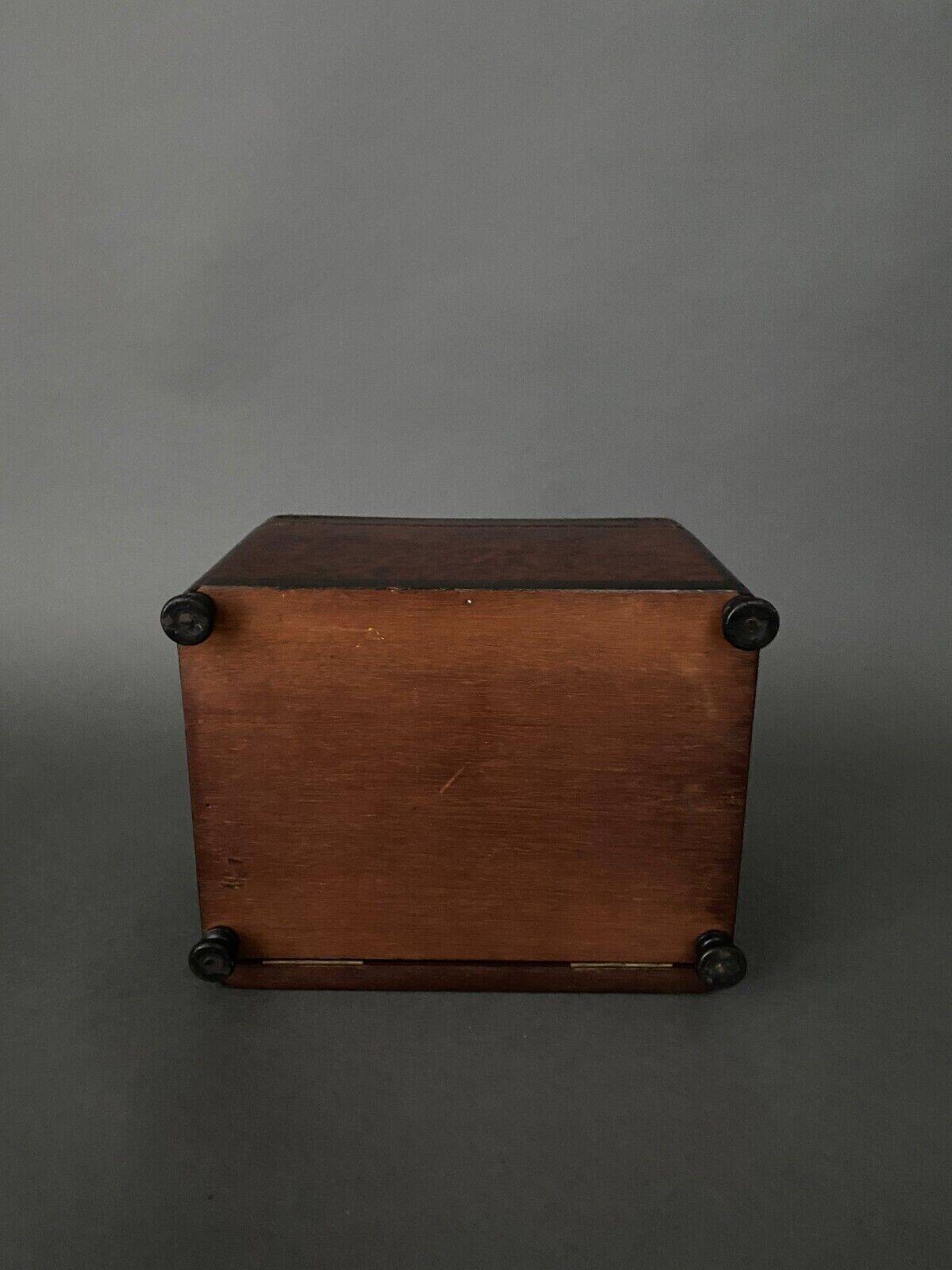 Napoleon III cigar box in 19th century magnifying glass