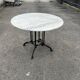 Table de bistrot ancienne - Plateau rond en marbre et piétement tripode