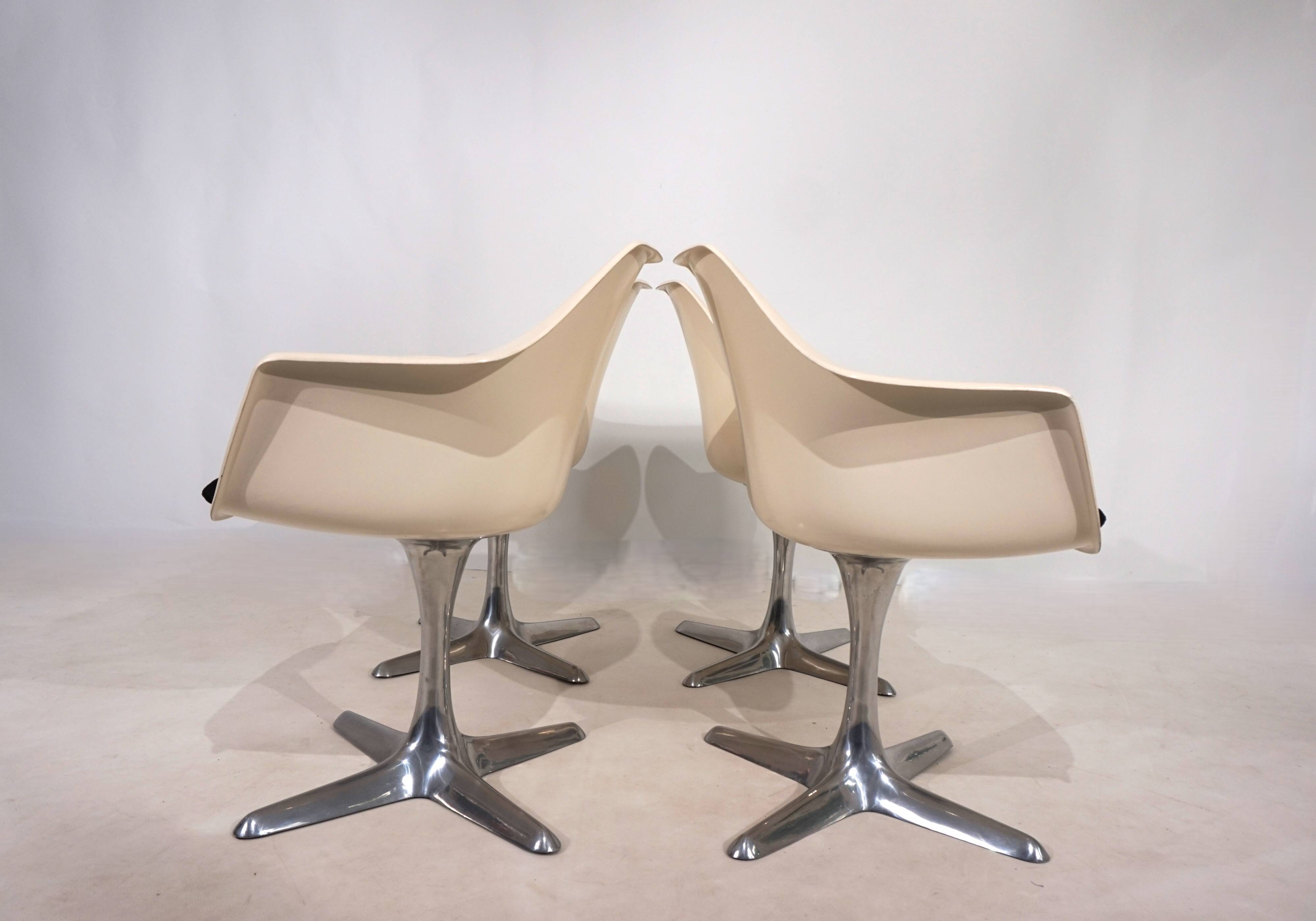 Ensemble de quatre chaises de salle à manger Arkana 116 par Maurice Burke, 1960