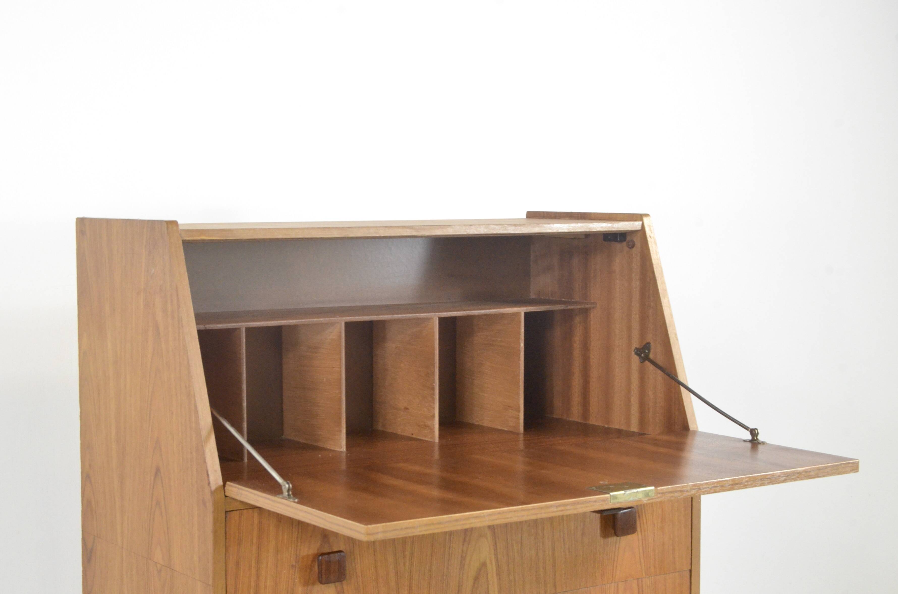 Bureau / Bureau / Armoire du milieu du siècle en teck. Style vintage / moderne / danois