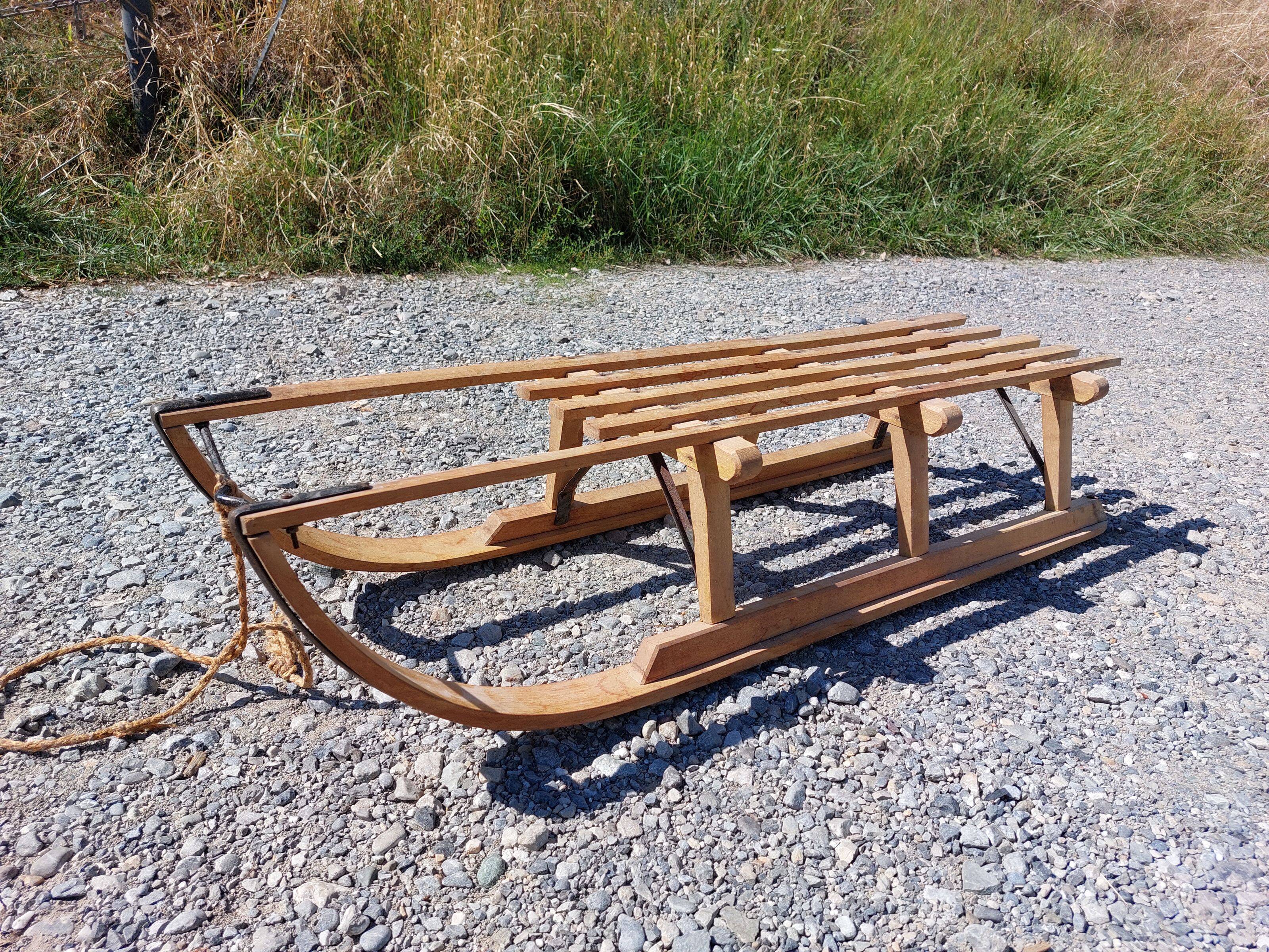 Old large sled in solid beech - 111 cm