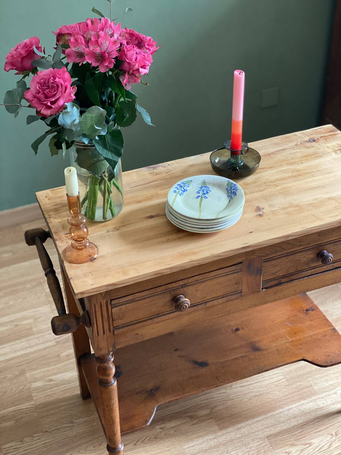 Central island / vanity unit / serving trolley