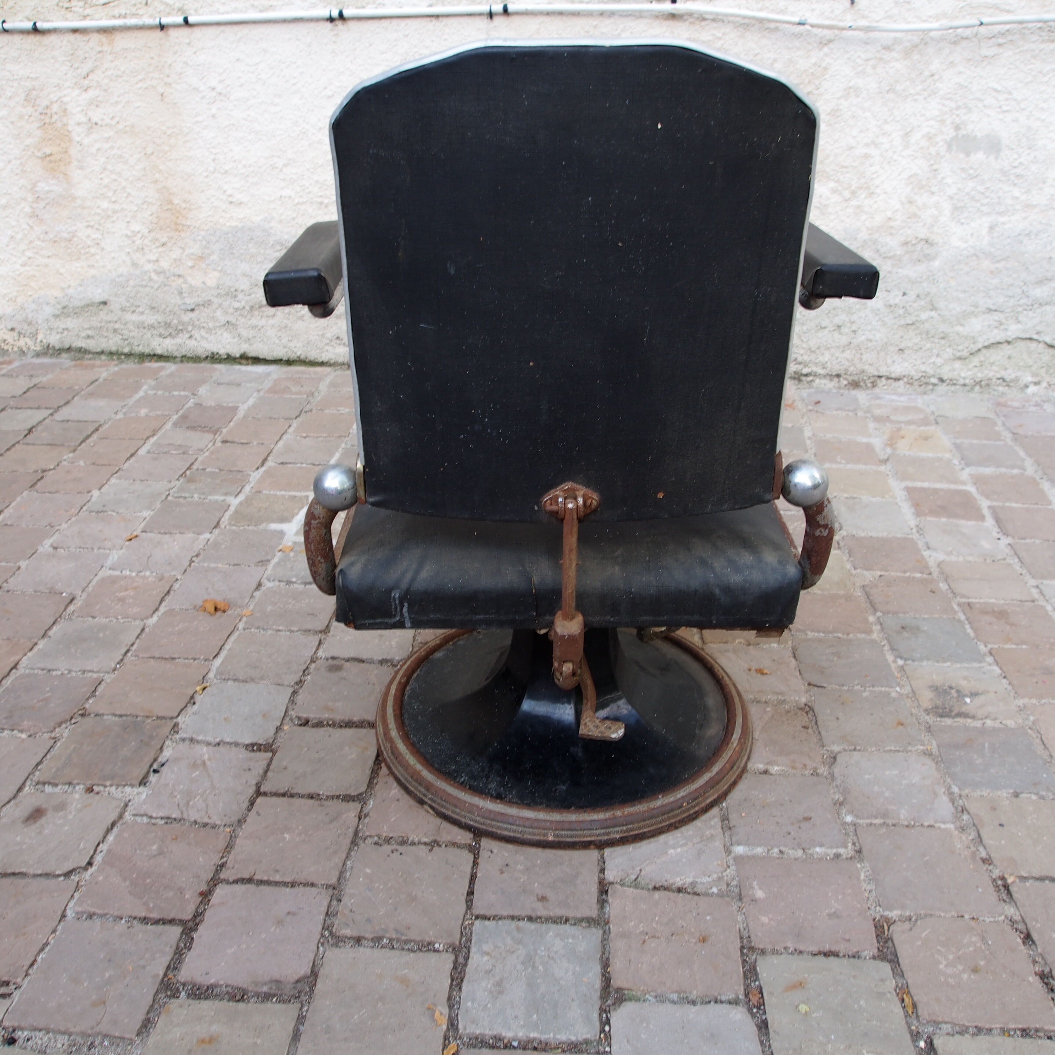 Hairdresser's chair