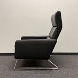 Fauteuil design en cuir noir par BoConcept