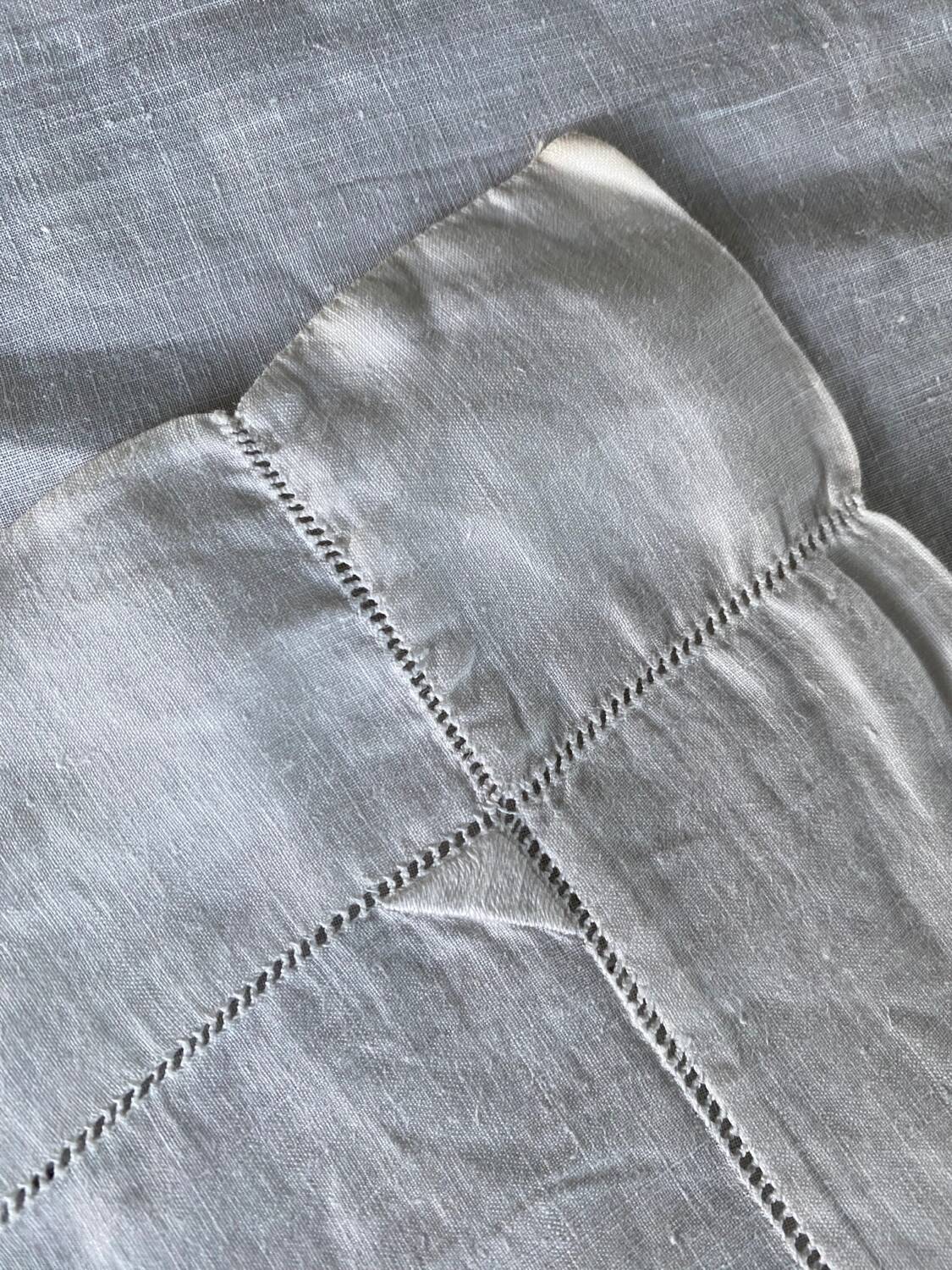 Tablecloth and 12 embroidered and monogrammed napkins